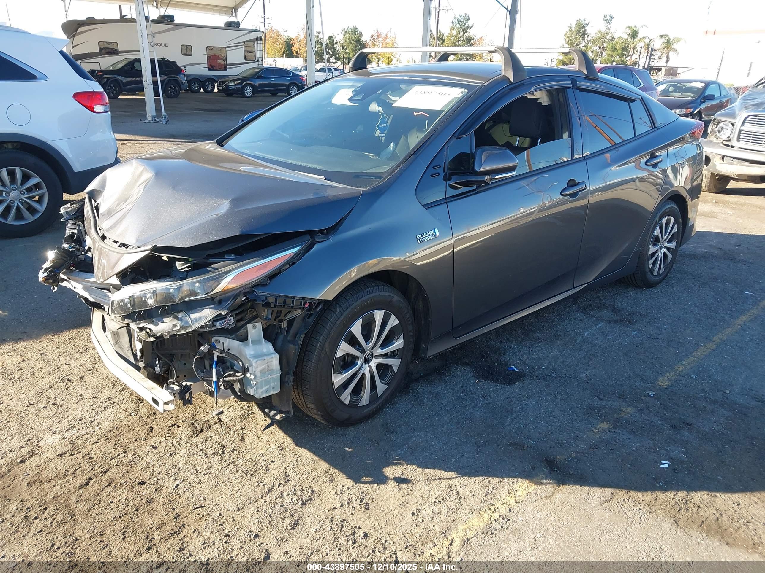 TOYOTA PRIUS image 2
