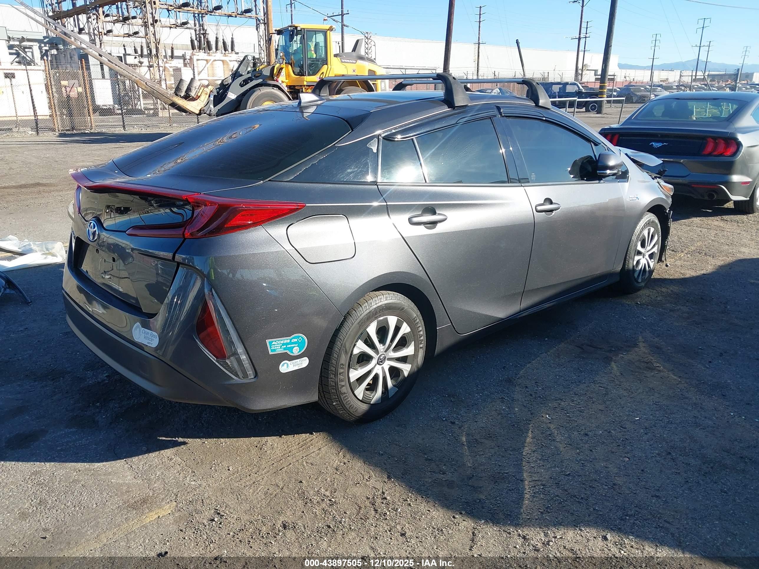 TOYOTA PRIUS image 4