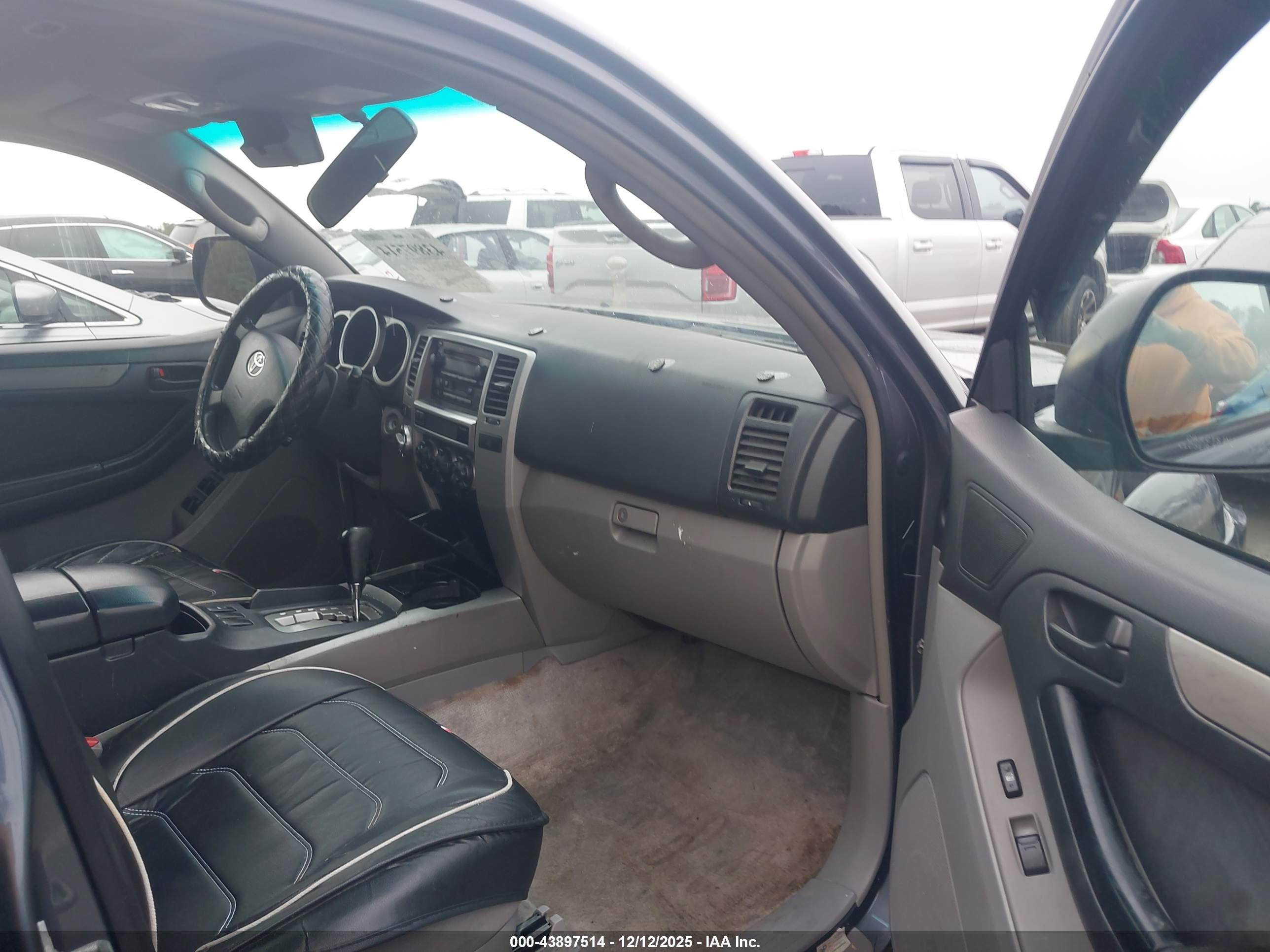 TOYOTA 4RUNNER image 5