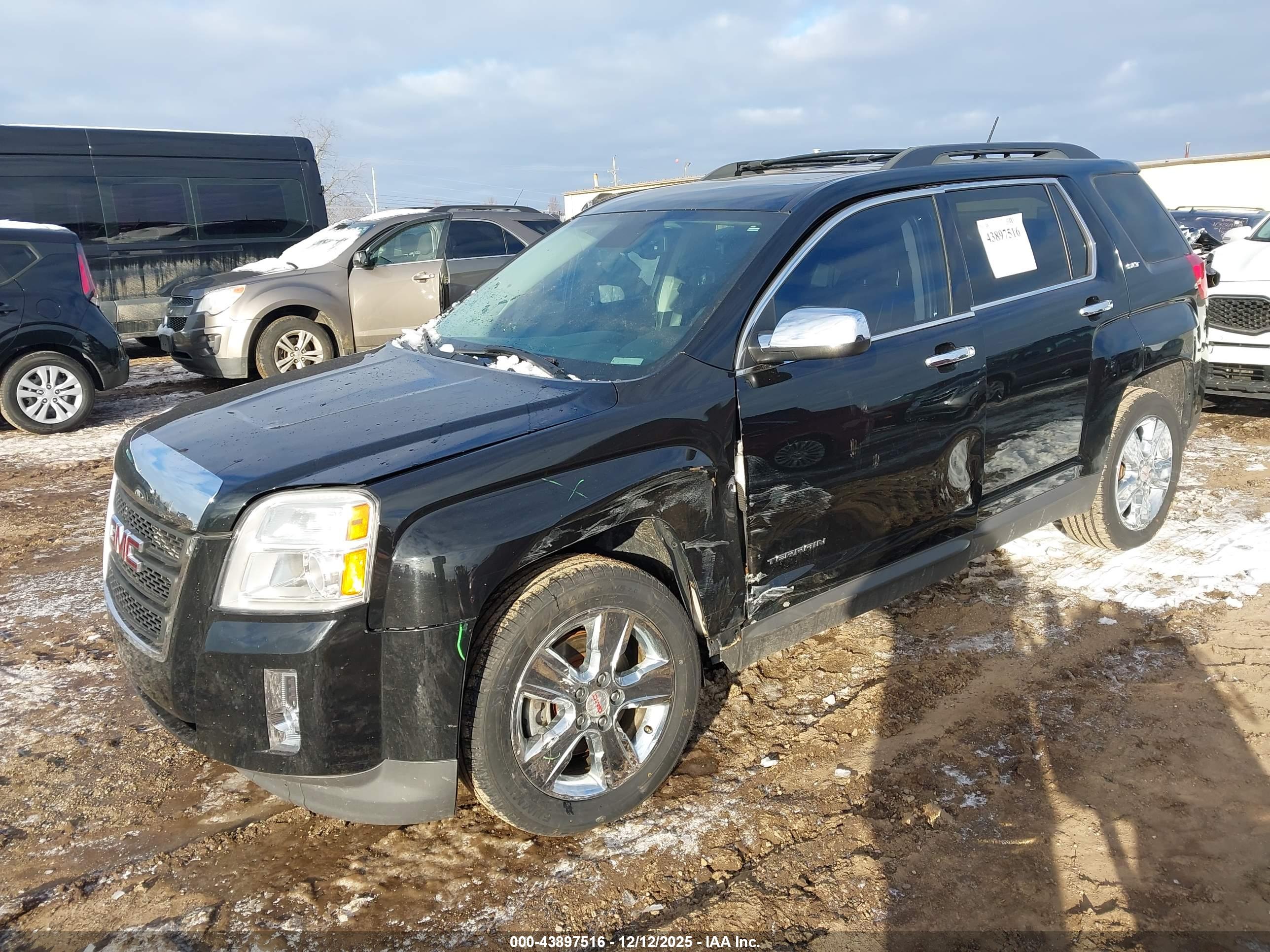 GMC TERRAIN image 2