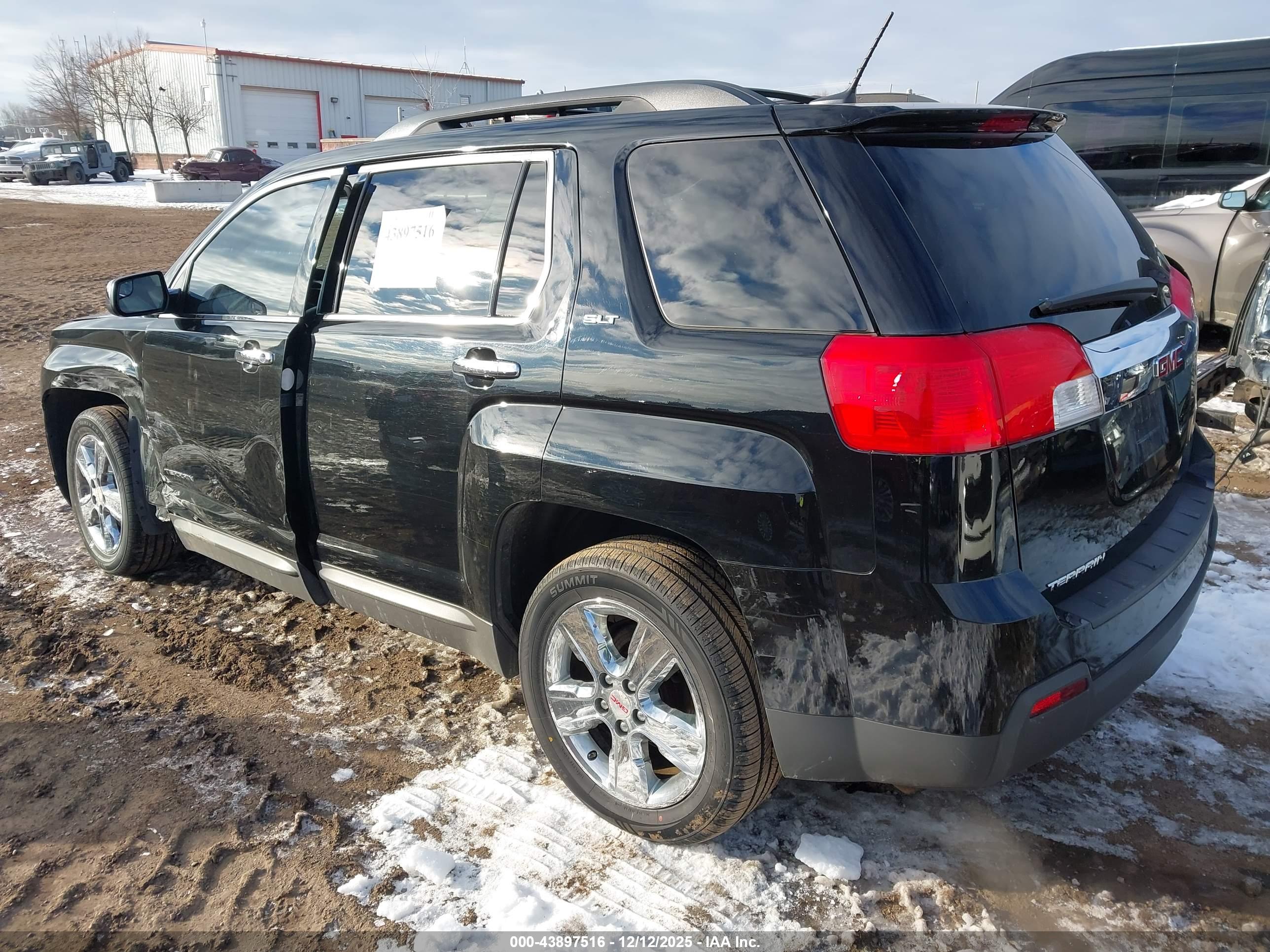 GMC TERRAIN image 3