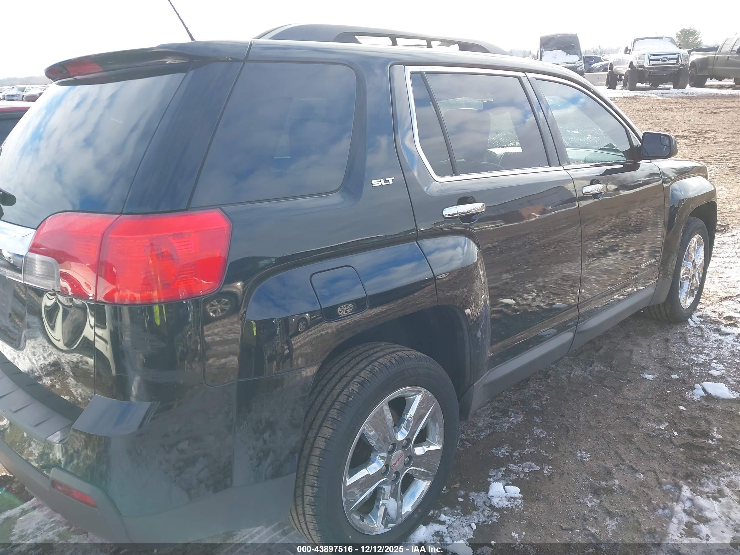 GMC TERRAIN image 4