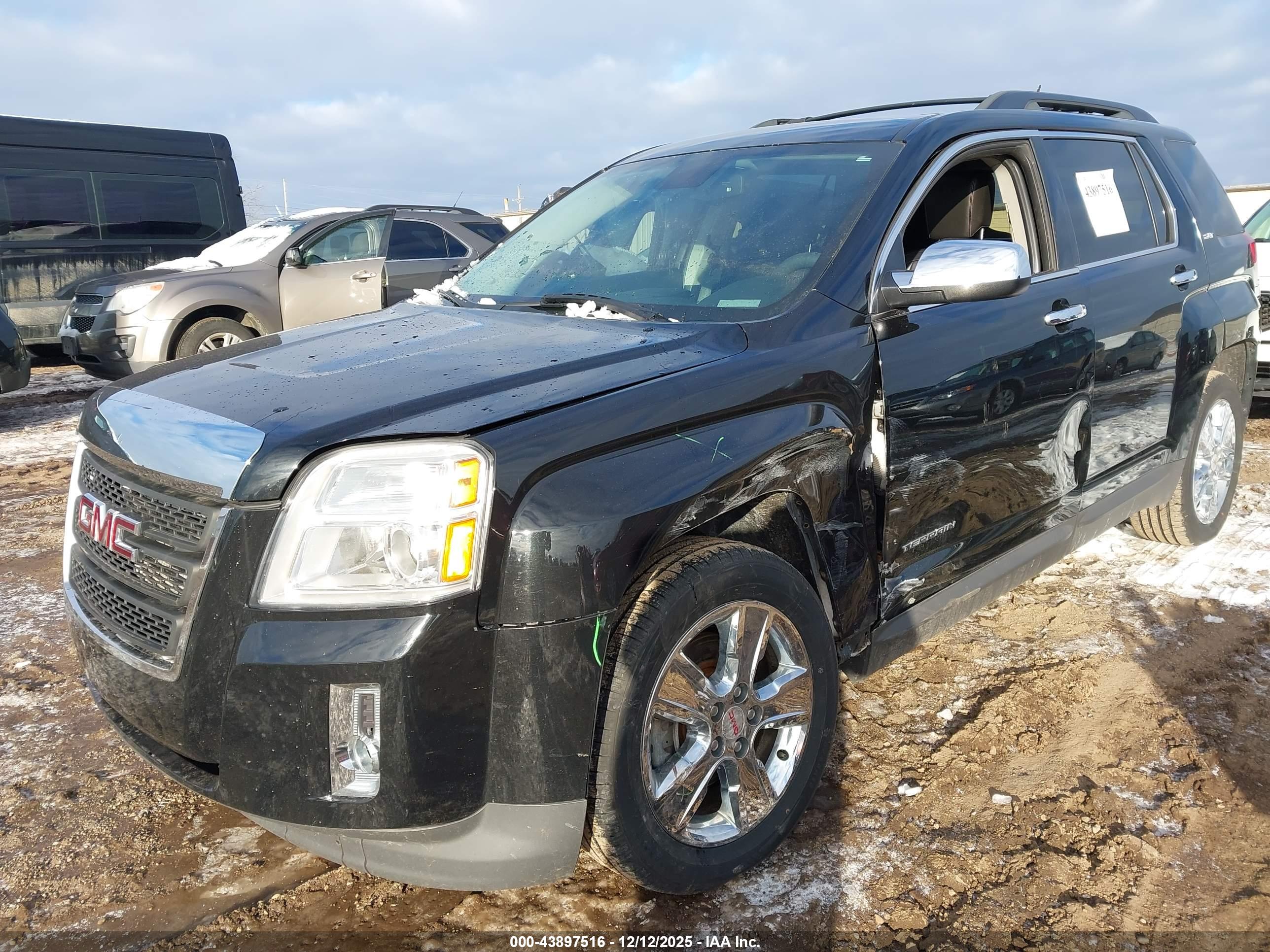 GMC TERRAIN image 6