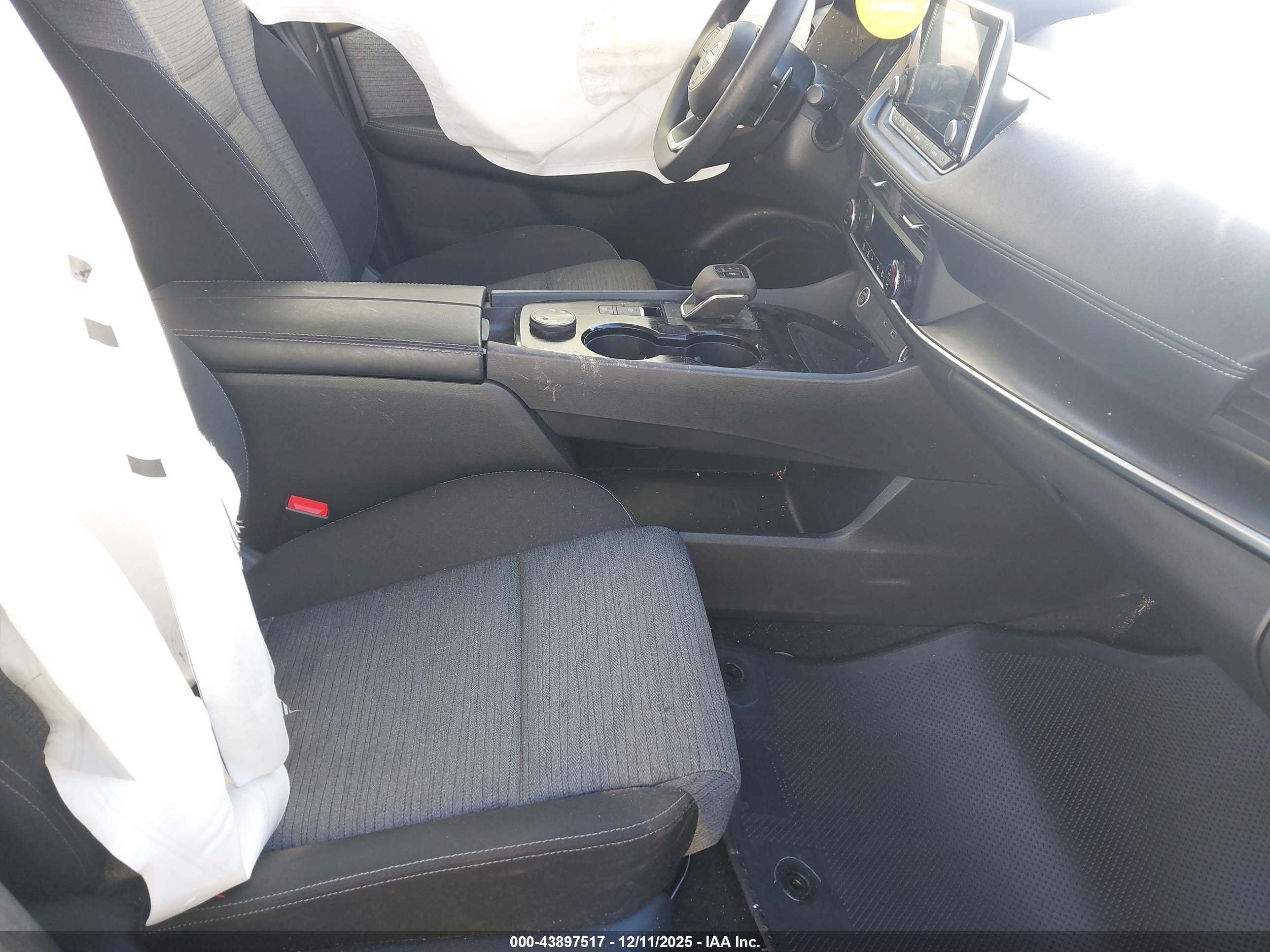 NISSAN ROGUE image 5