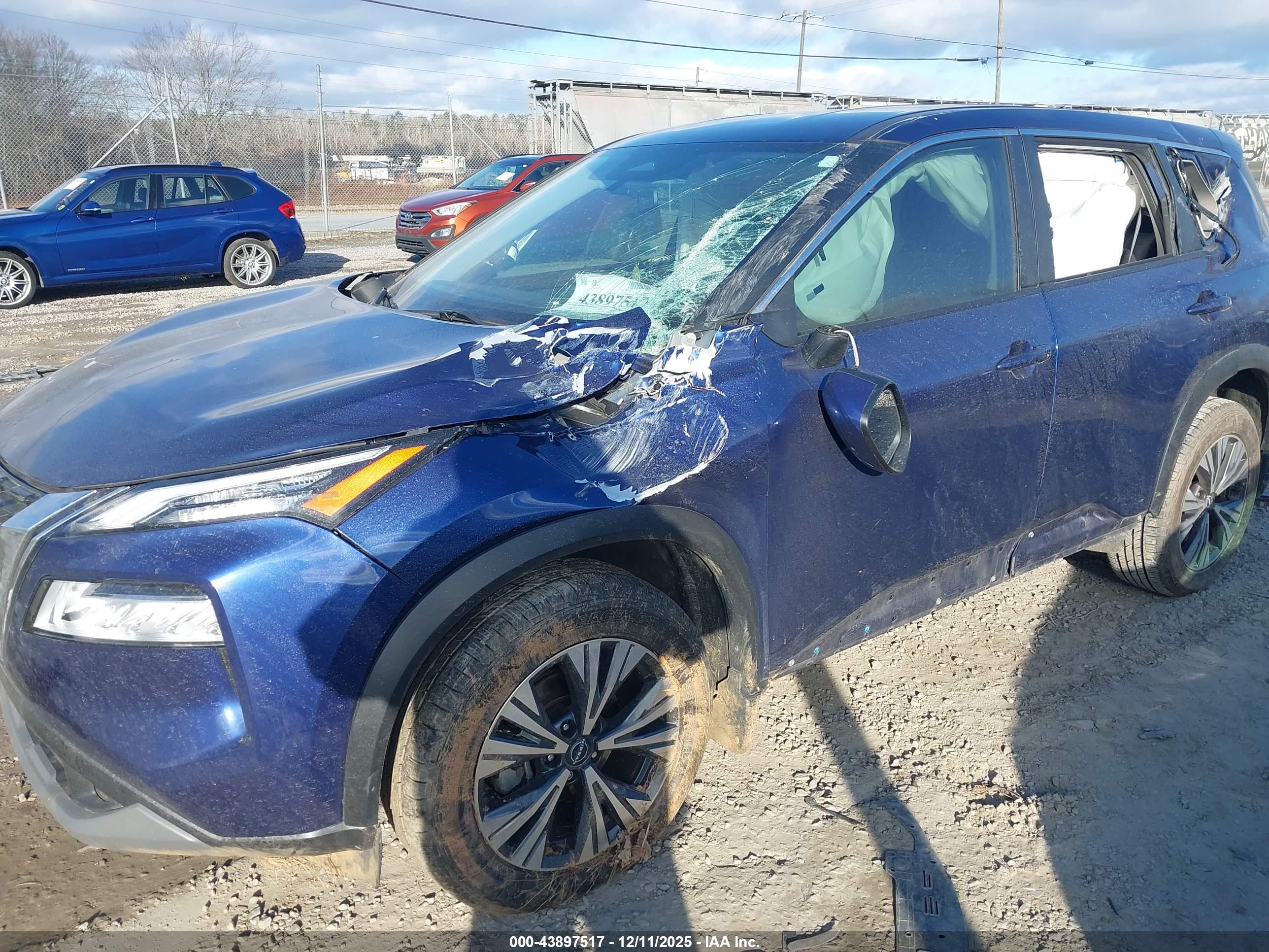 NISSAN ROGUE image 6