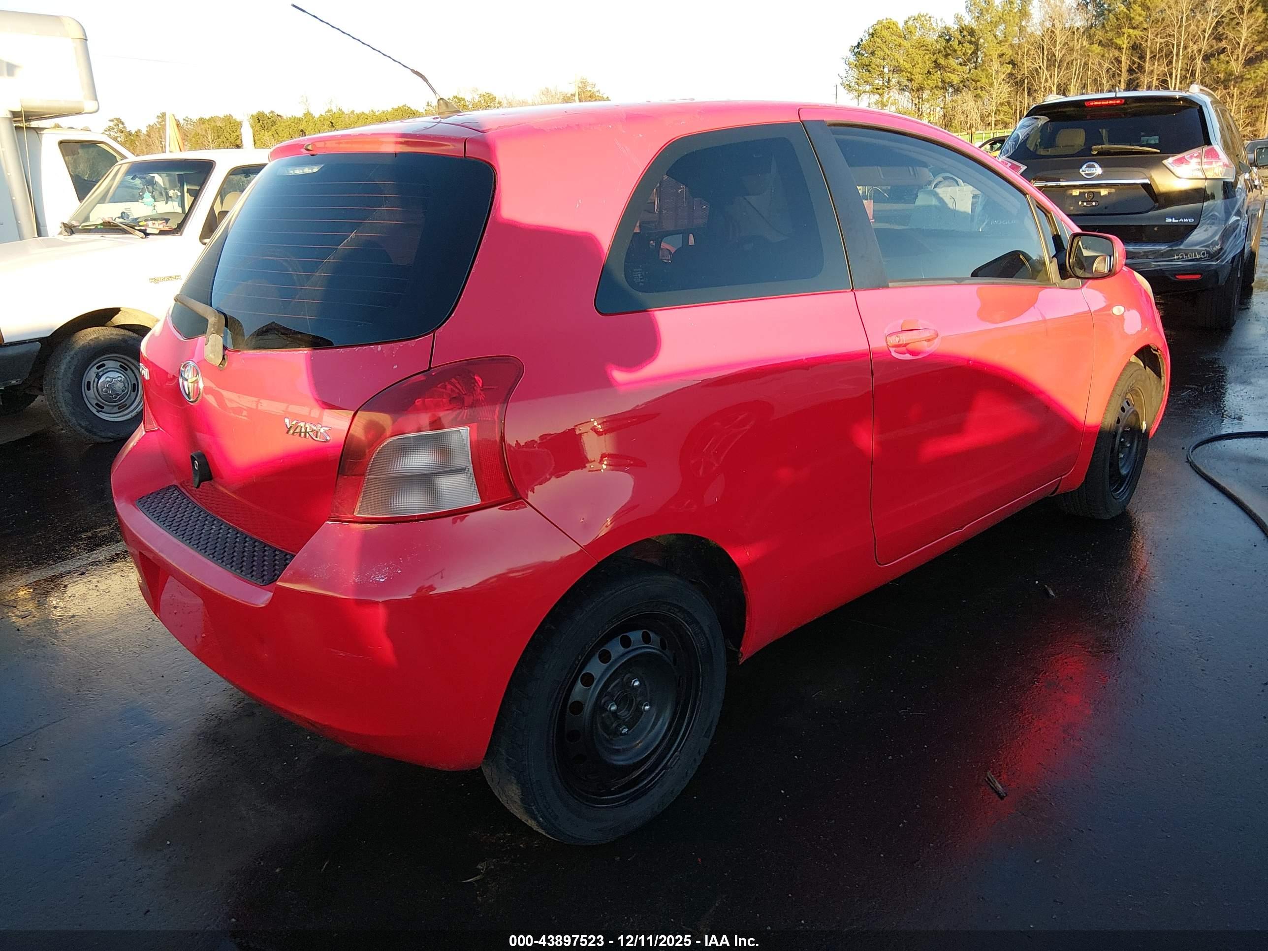 TOYOTA YARIS image 4