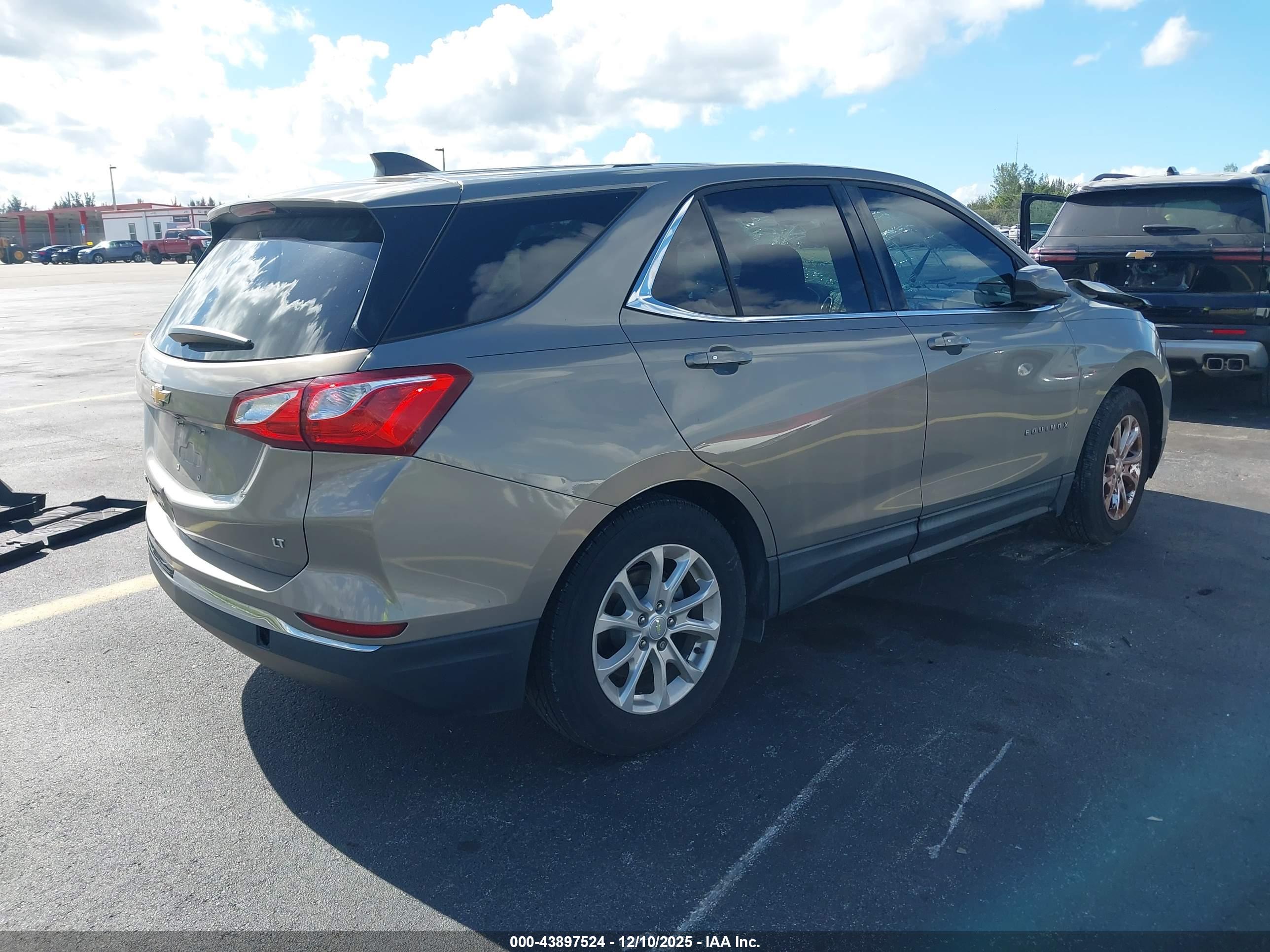 CHEVROLET EQUINOX image 4
