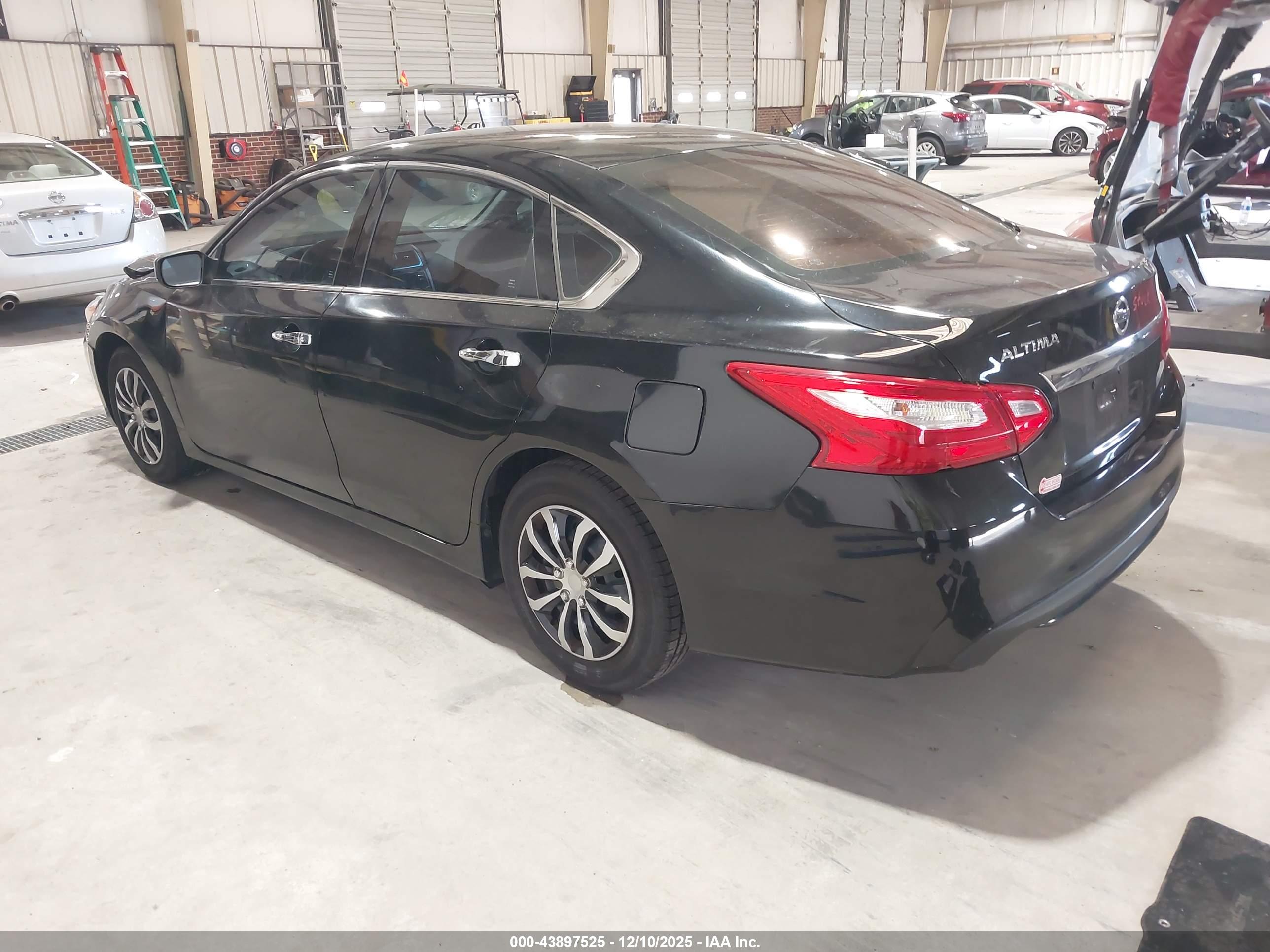 NISSAN ALTIMA image 3