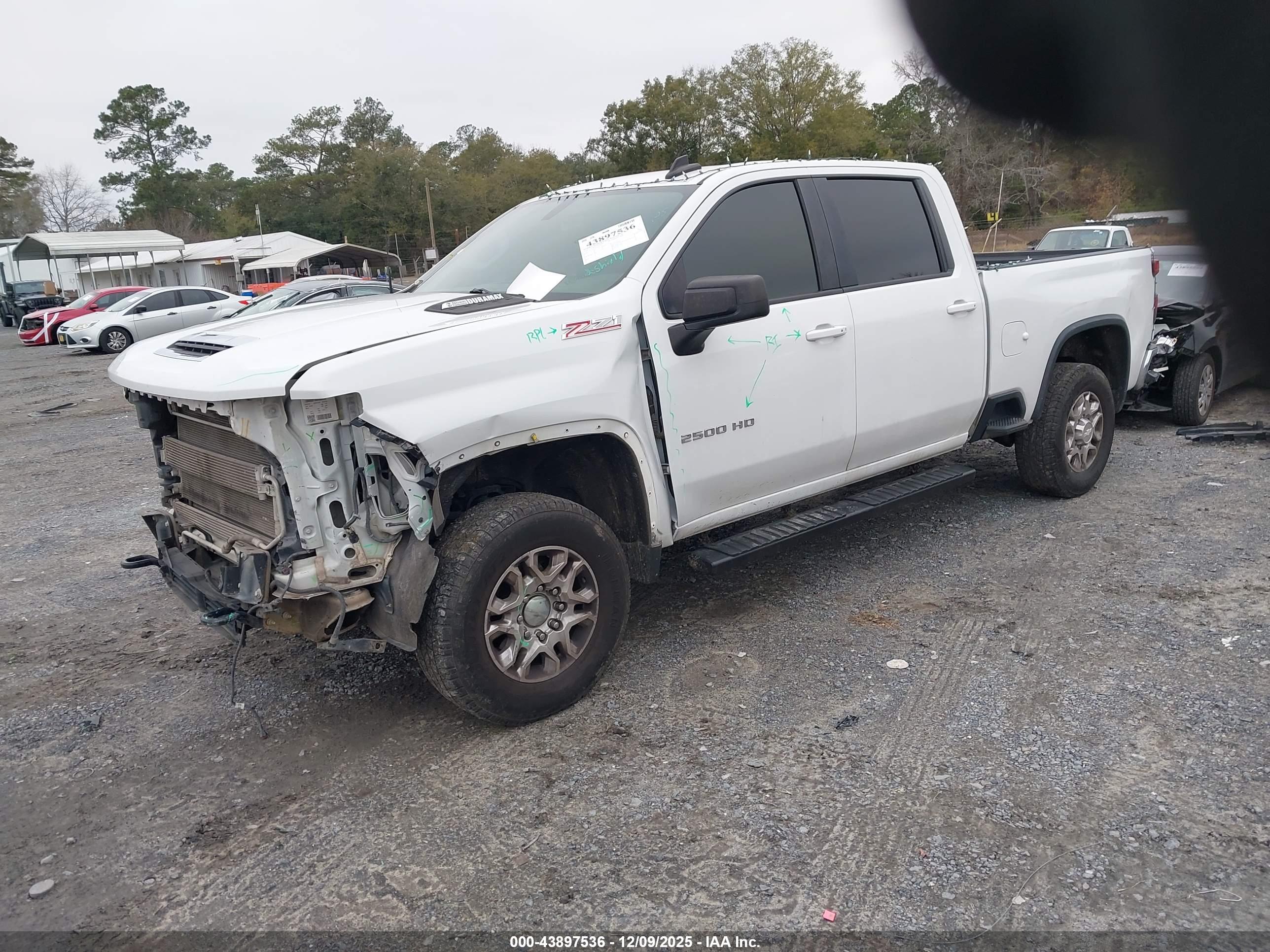 CHEVROLET SILVERADO image 2