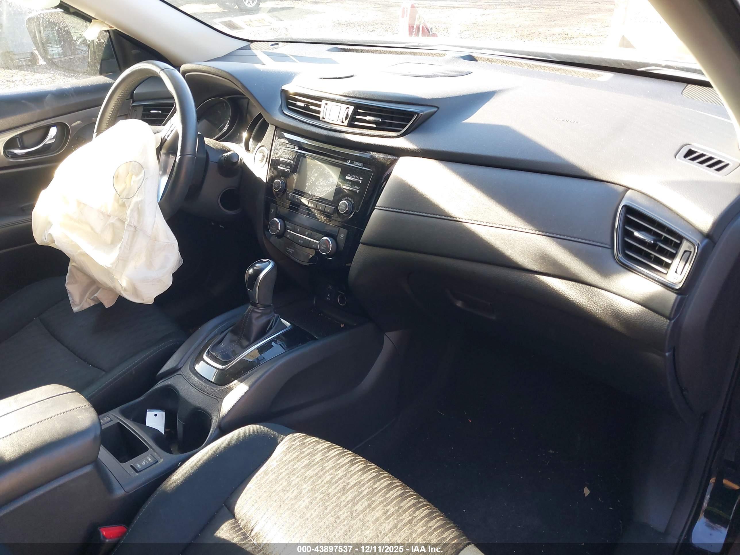 NISSAN ROGUE image 5