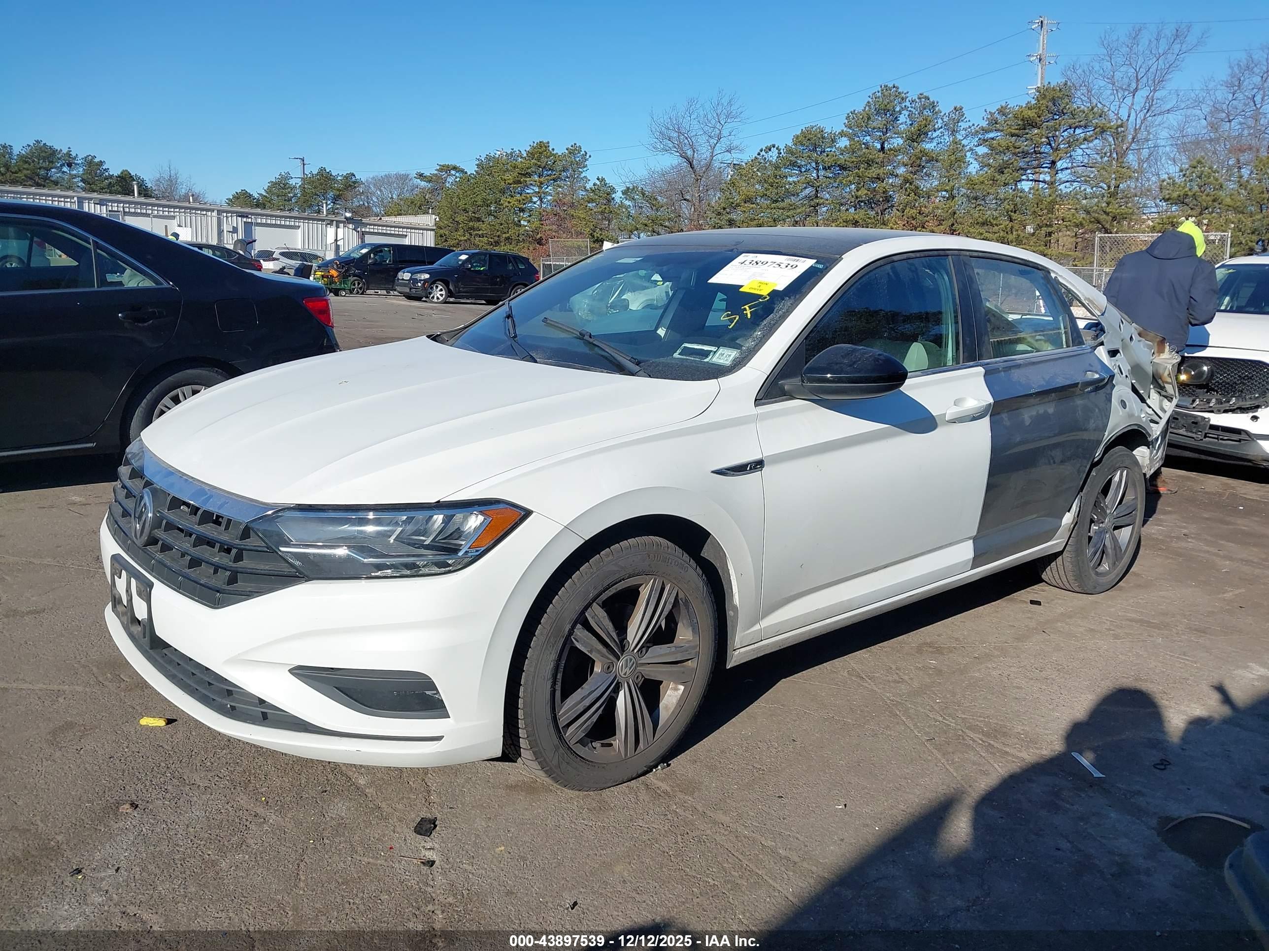 VOLKSWAGEN JETTA image 2
