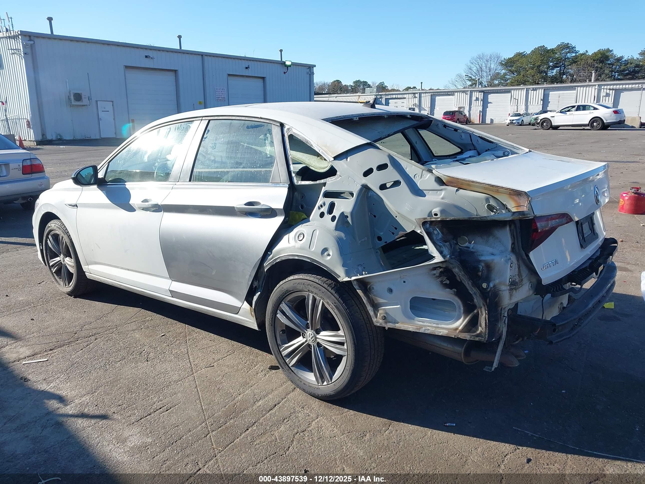 VOLKSWAGEN JETTA image 3