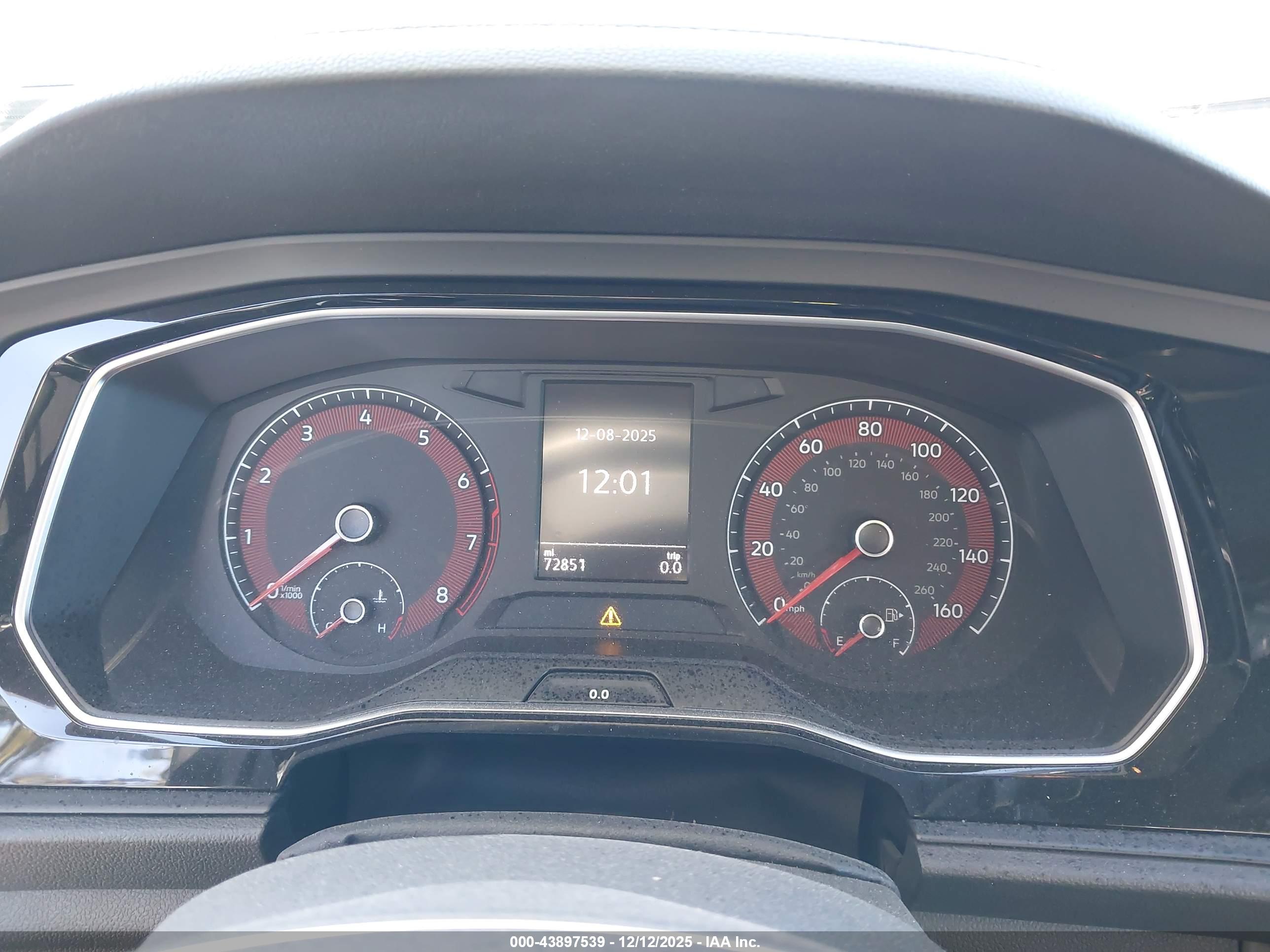 VOLKSWAGEN JETTA image 7