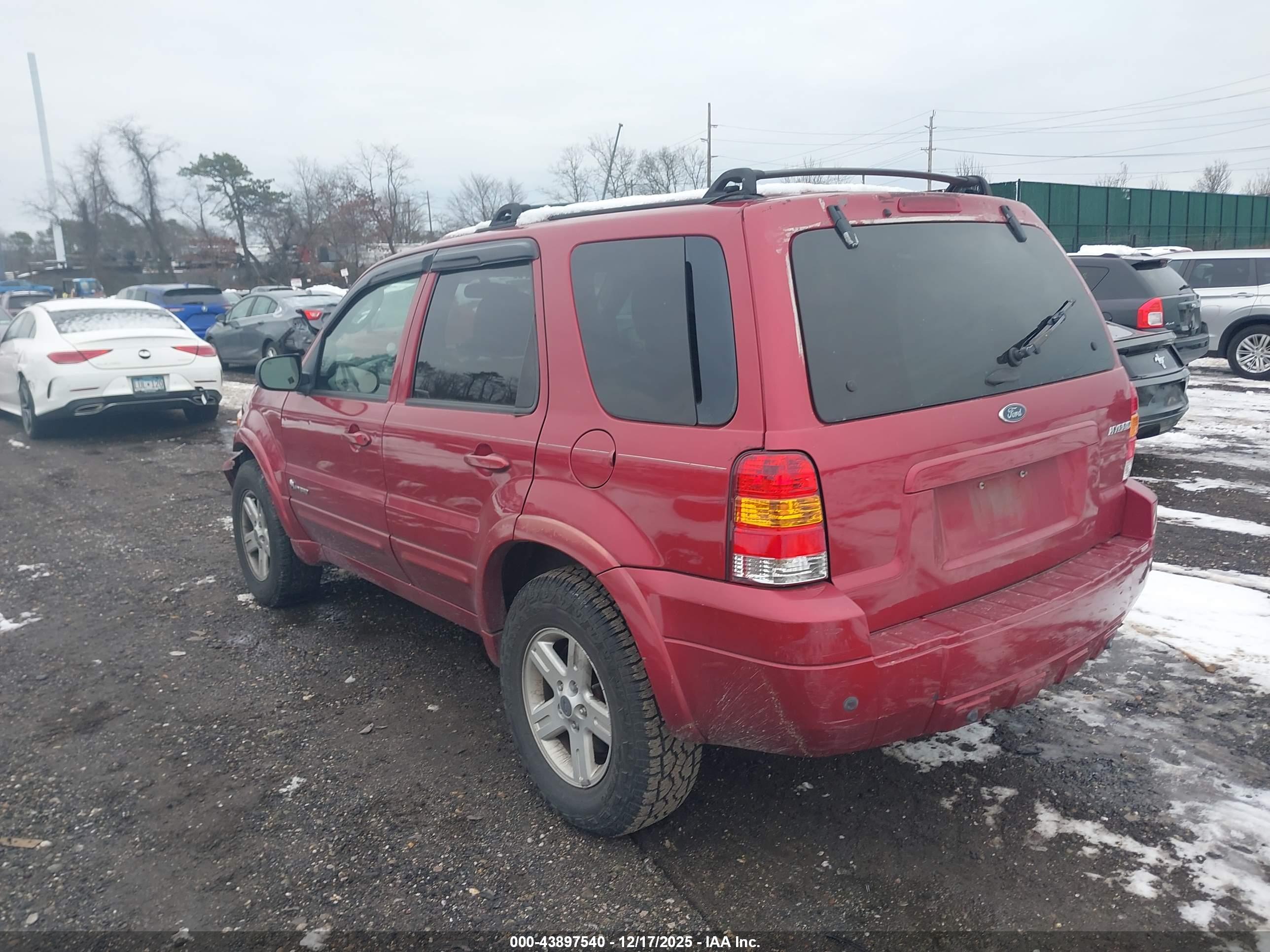 FORD ESCAPE image 3
