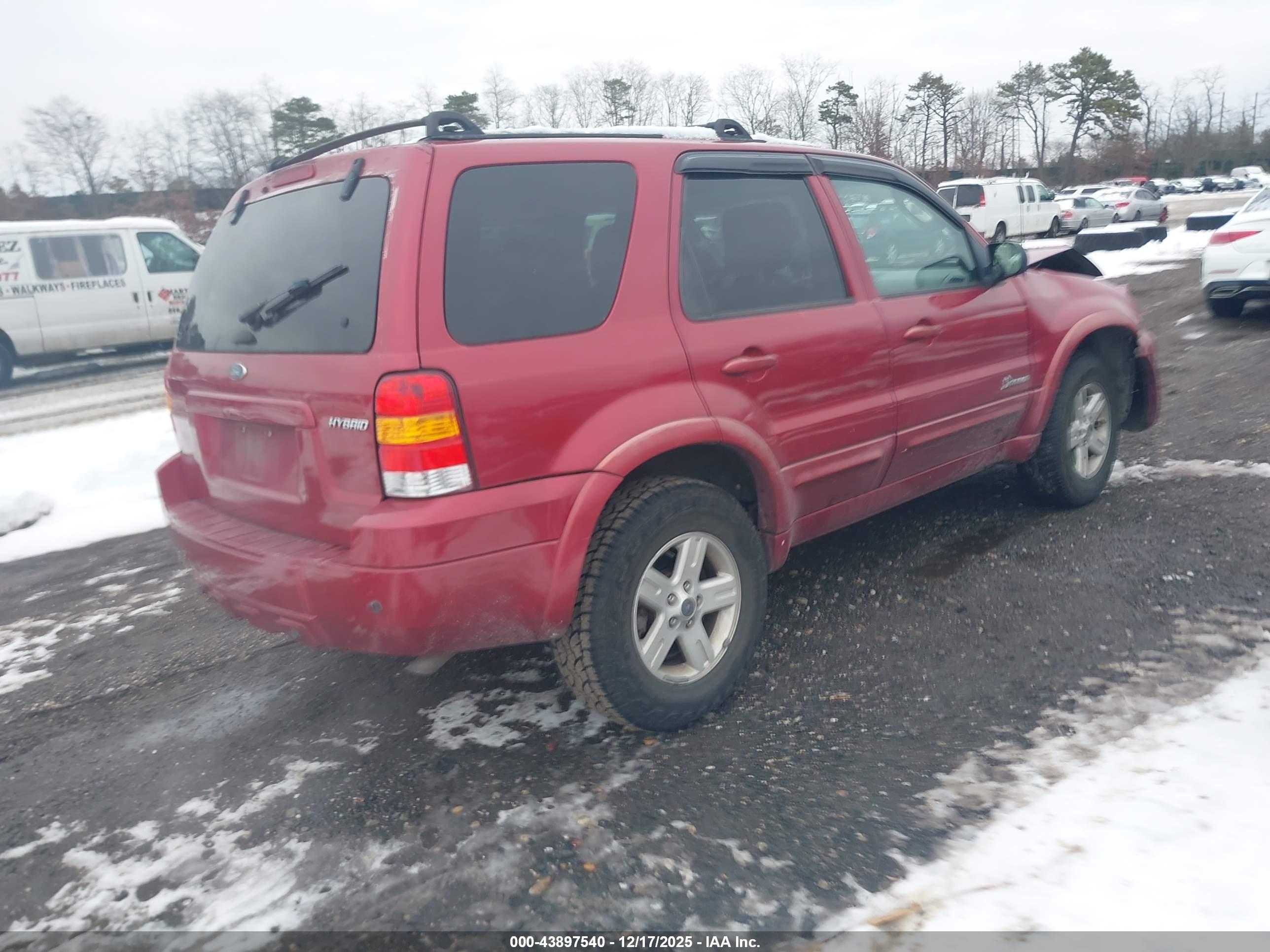 FORD ESCAPE image 4