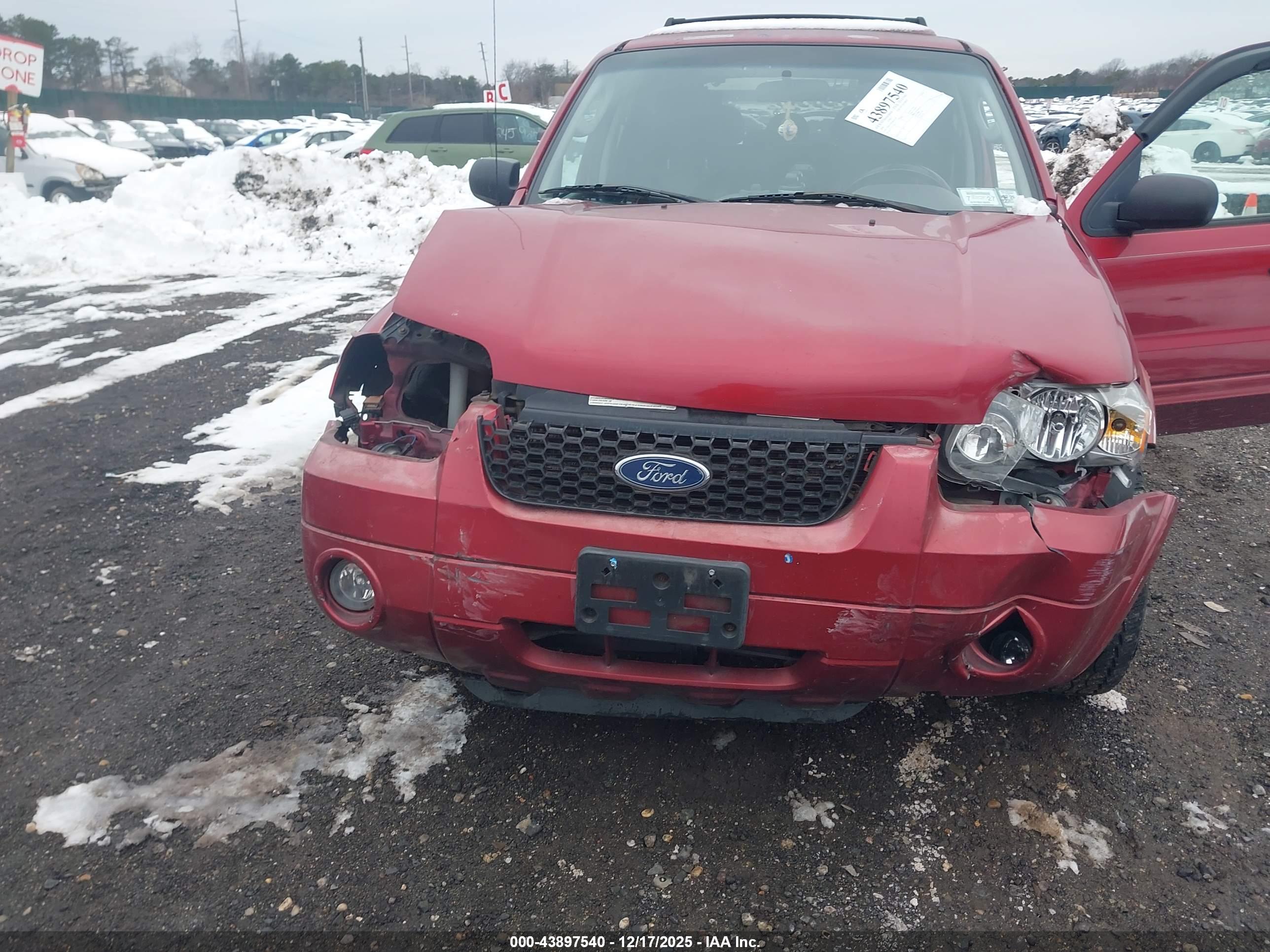 FORD ESCAPE image 6