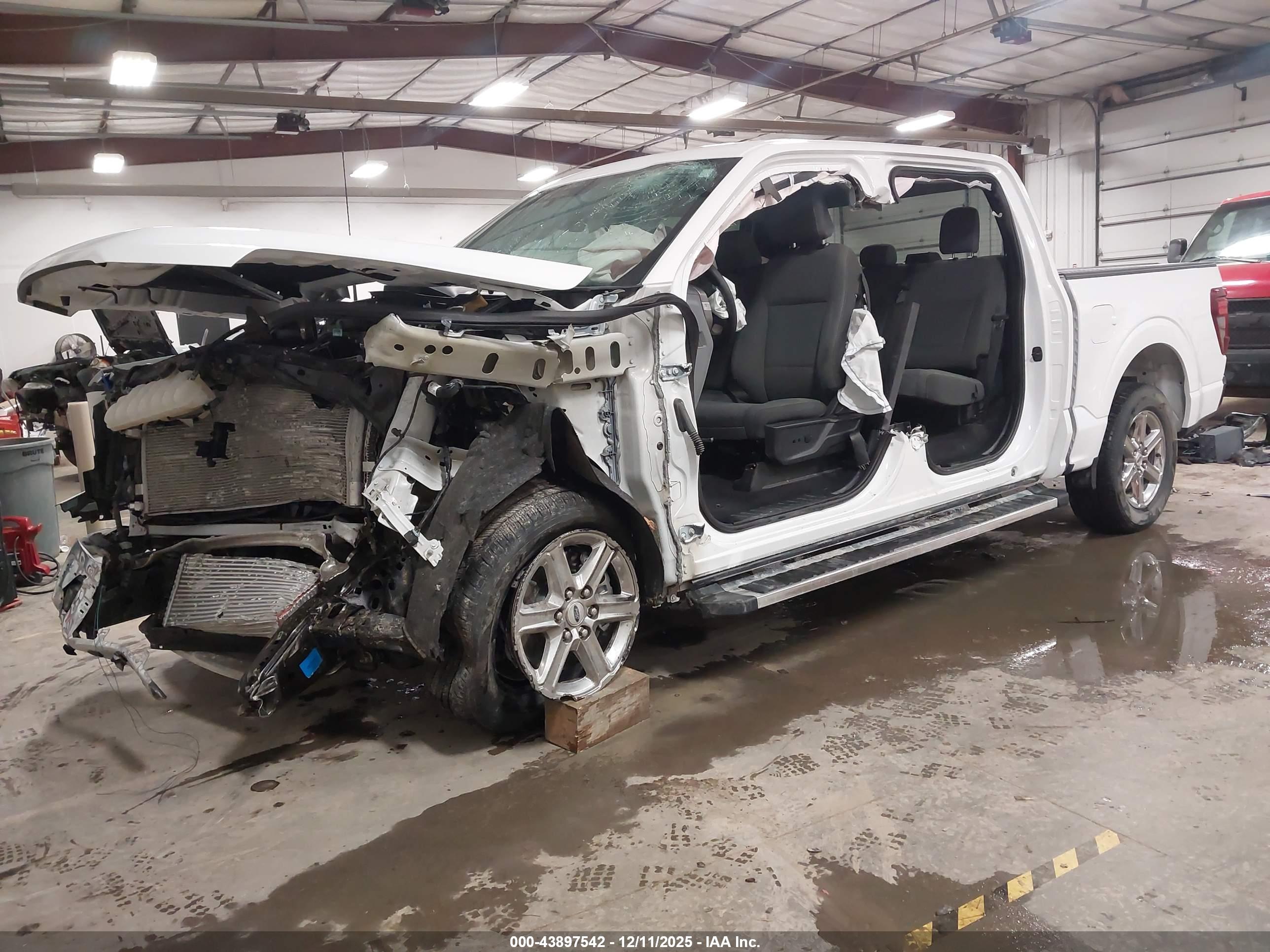 FORD F-150 image 2