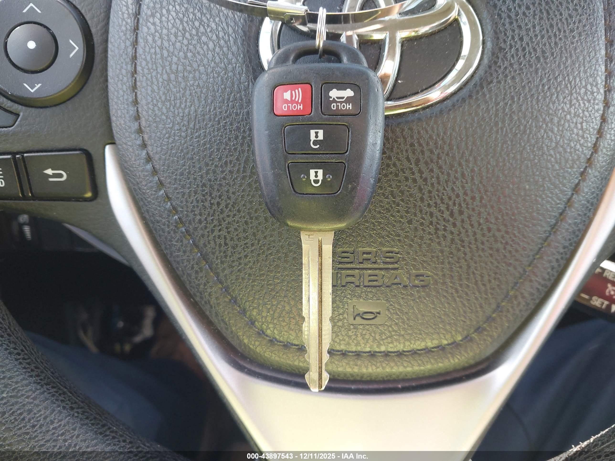 TOYOTA COROLLA image 11