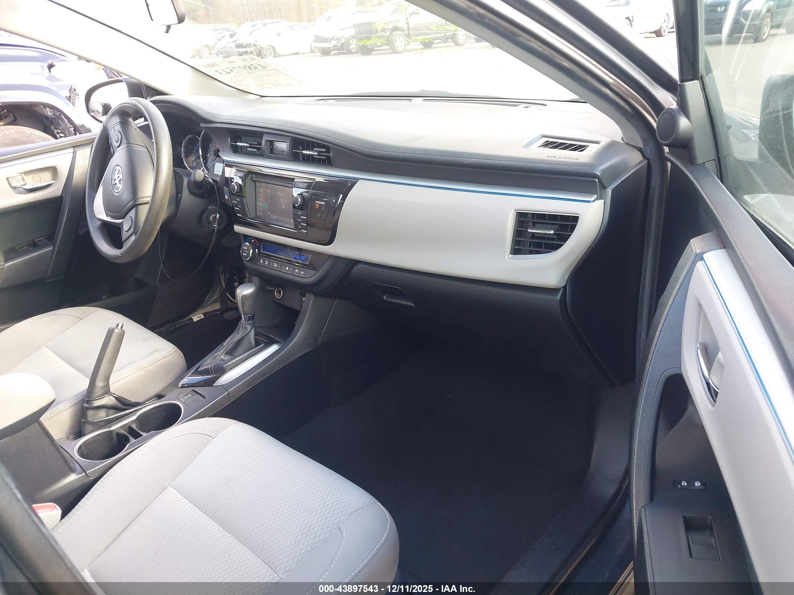 TOYOTA COROLLA image 5