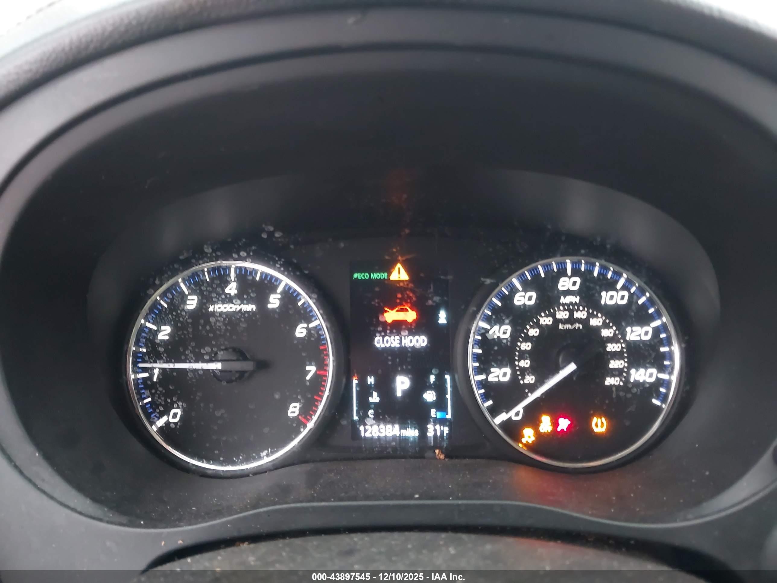 MITSUBISHI OUTLANDER image 7