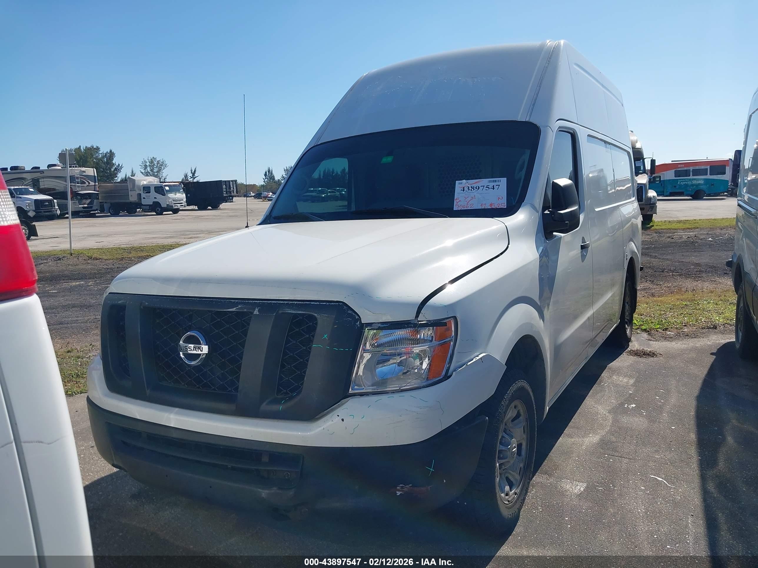 NISSAN NV image 6