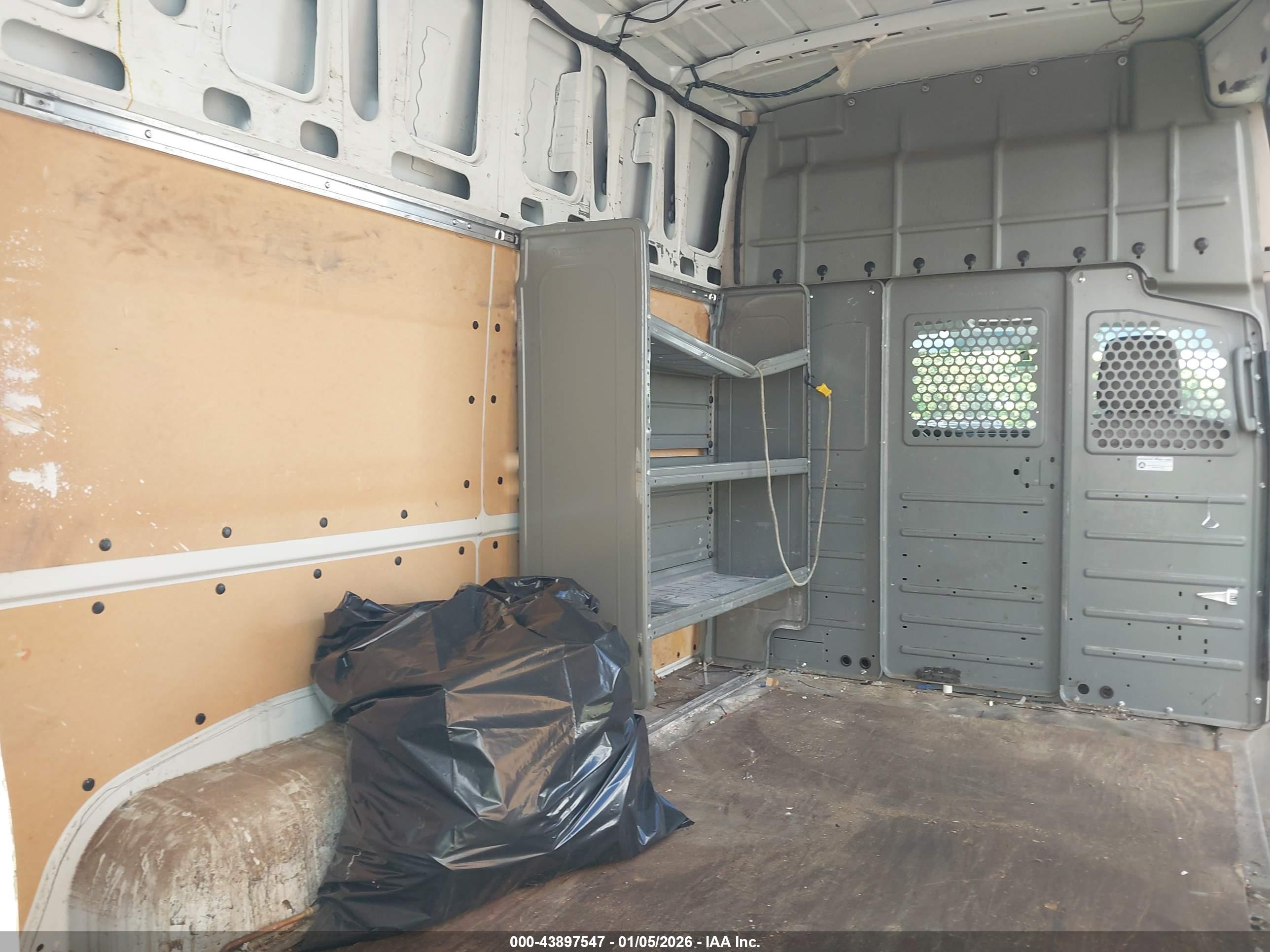 NISSAN NV image 8