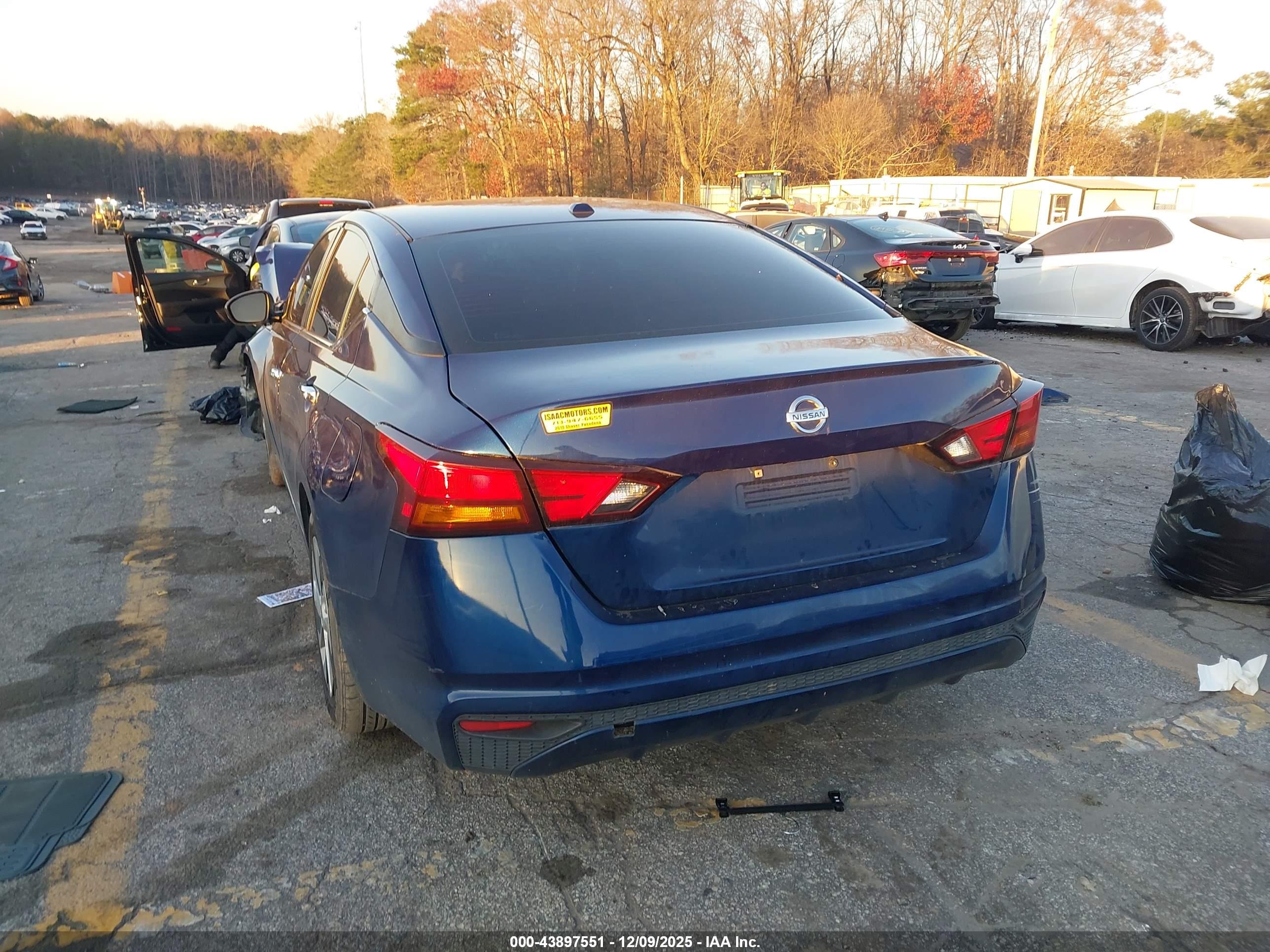 NISSAN ALTIMA image 3