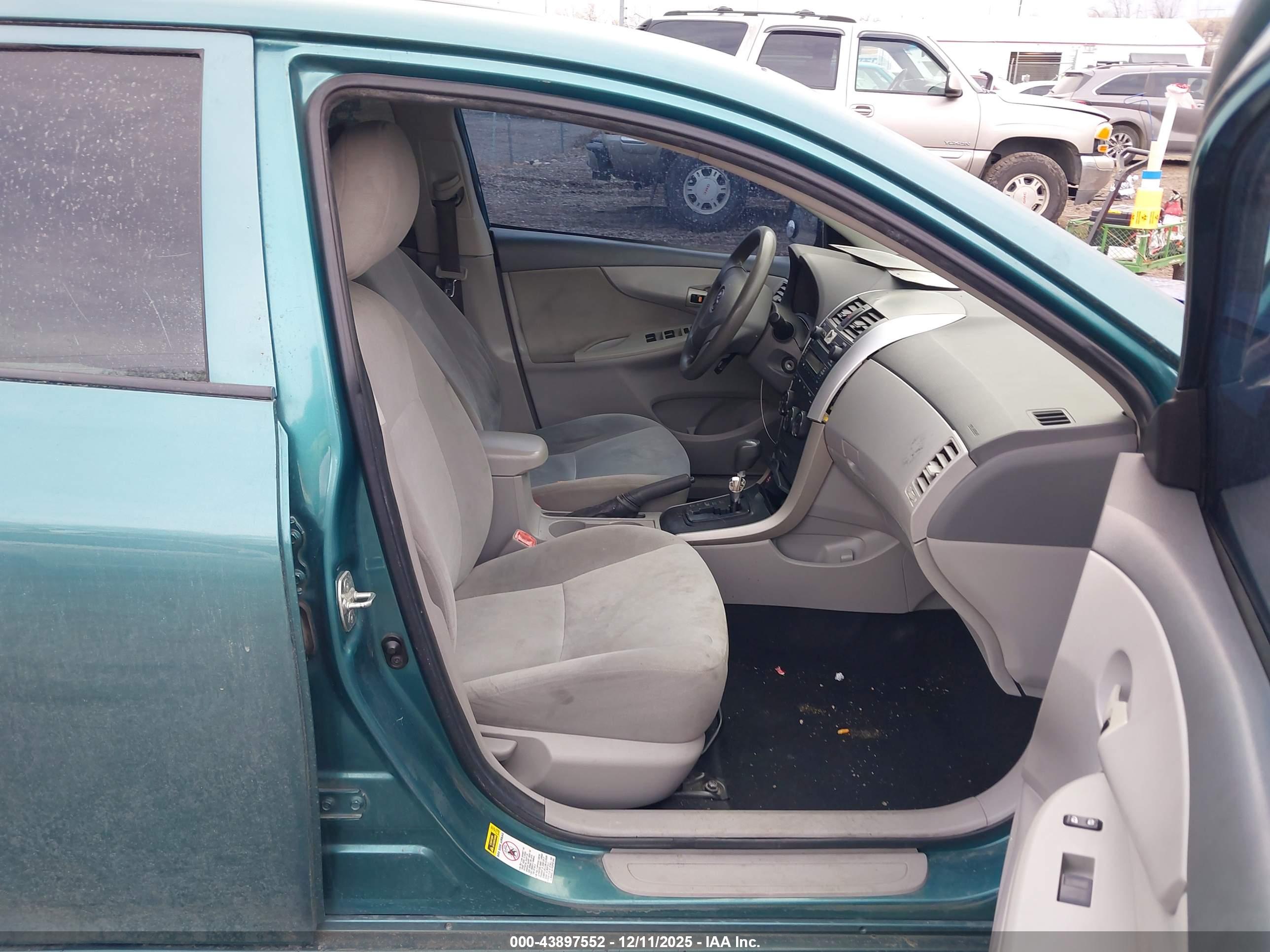 TOYOTA COROLLA image 5