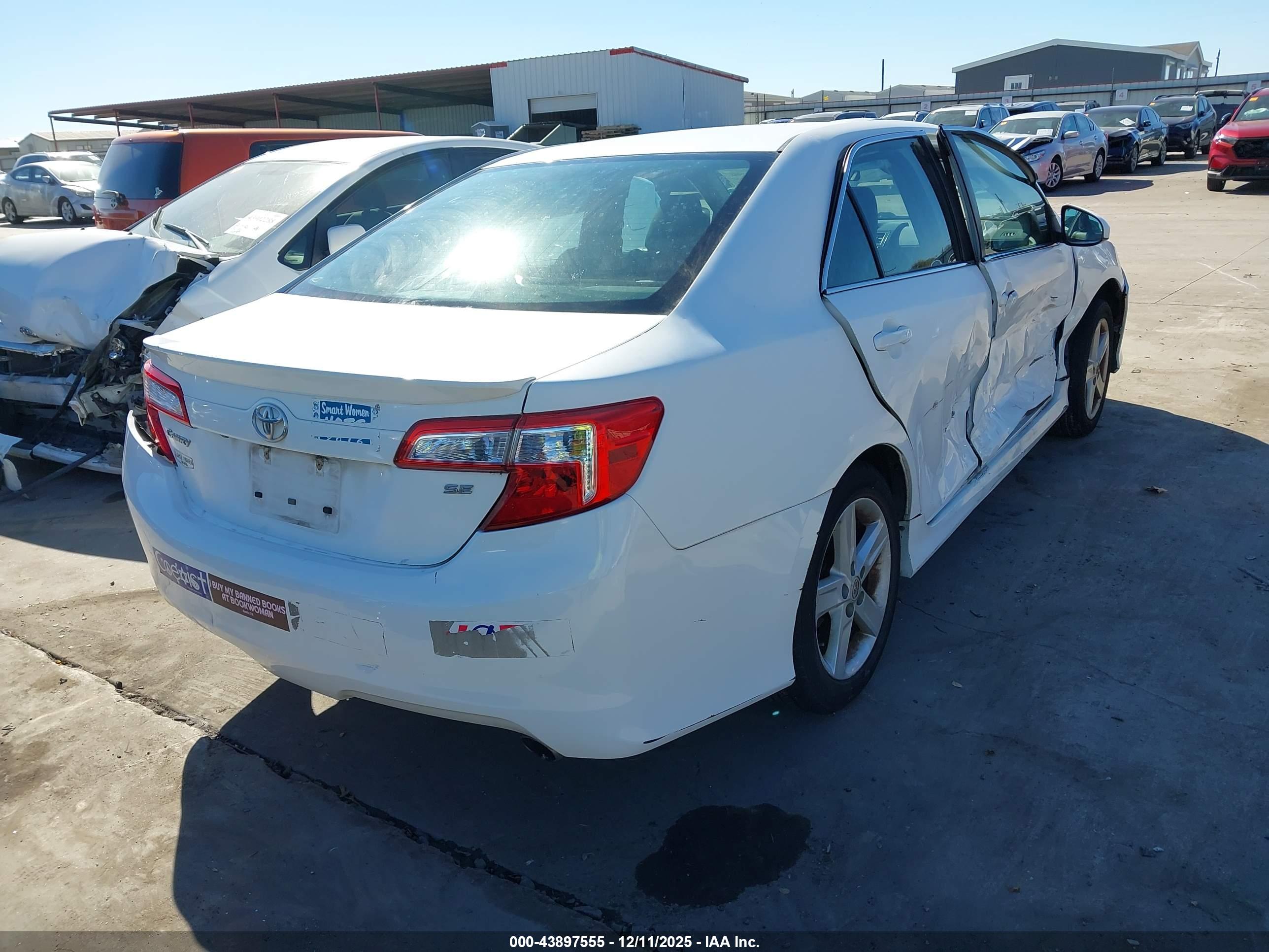 TOYOTA CAMRY image 4