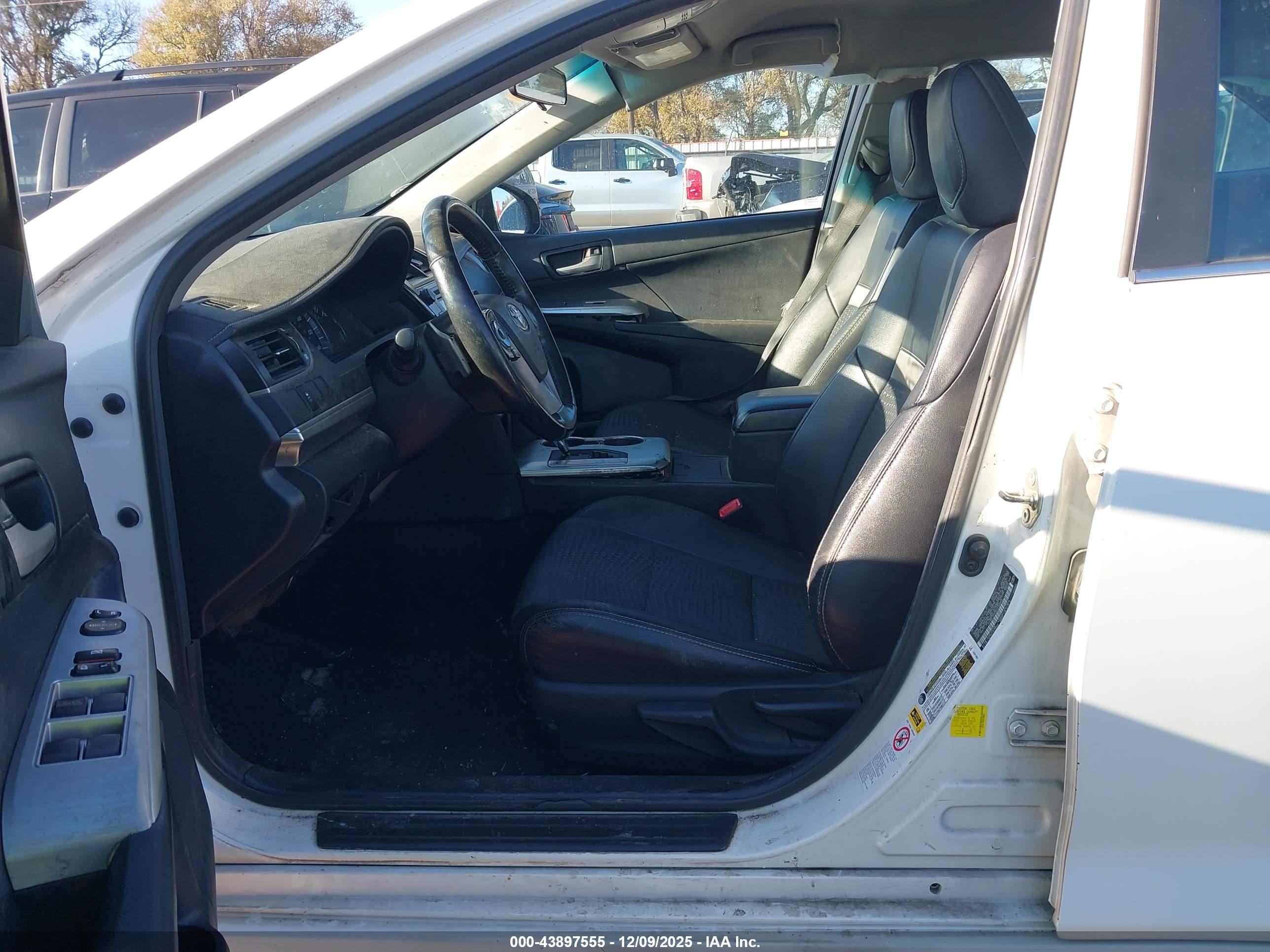 TOYOTA CAMRY image 5