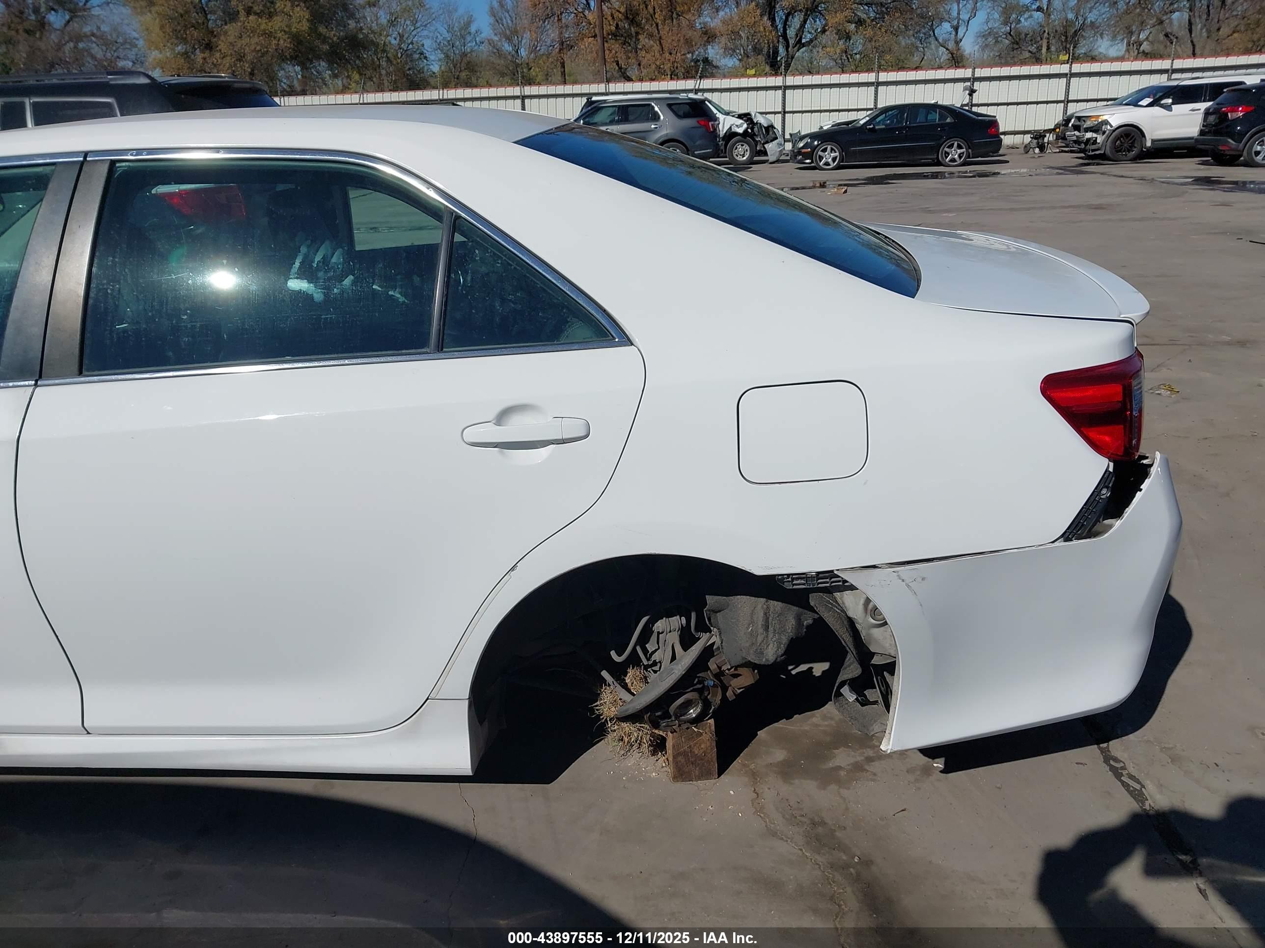 TOYOTA CAMRY image 6
