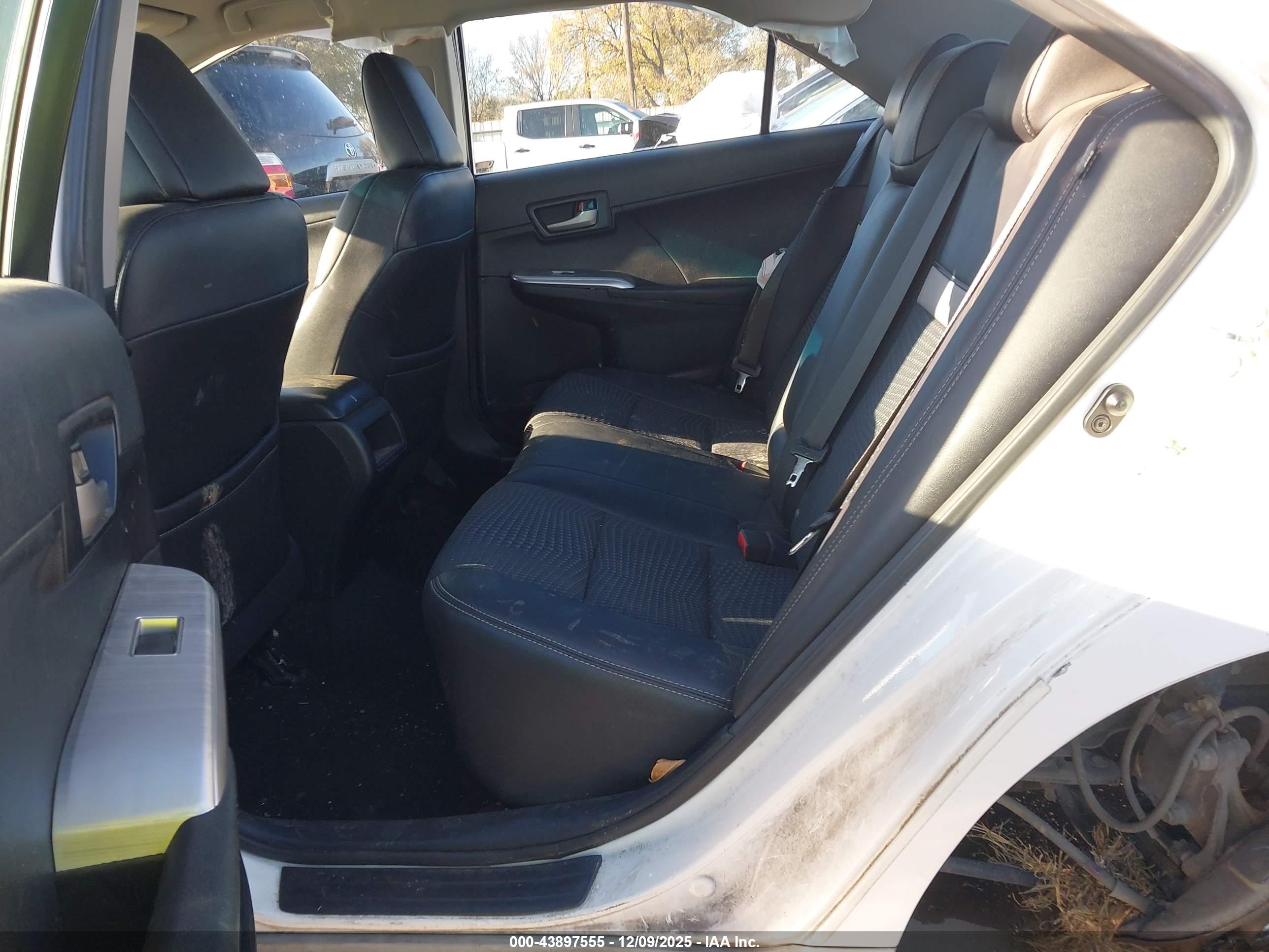TOYOTA CAMRY image 8