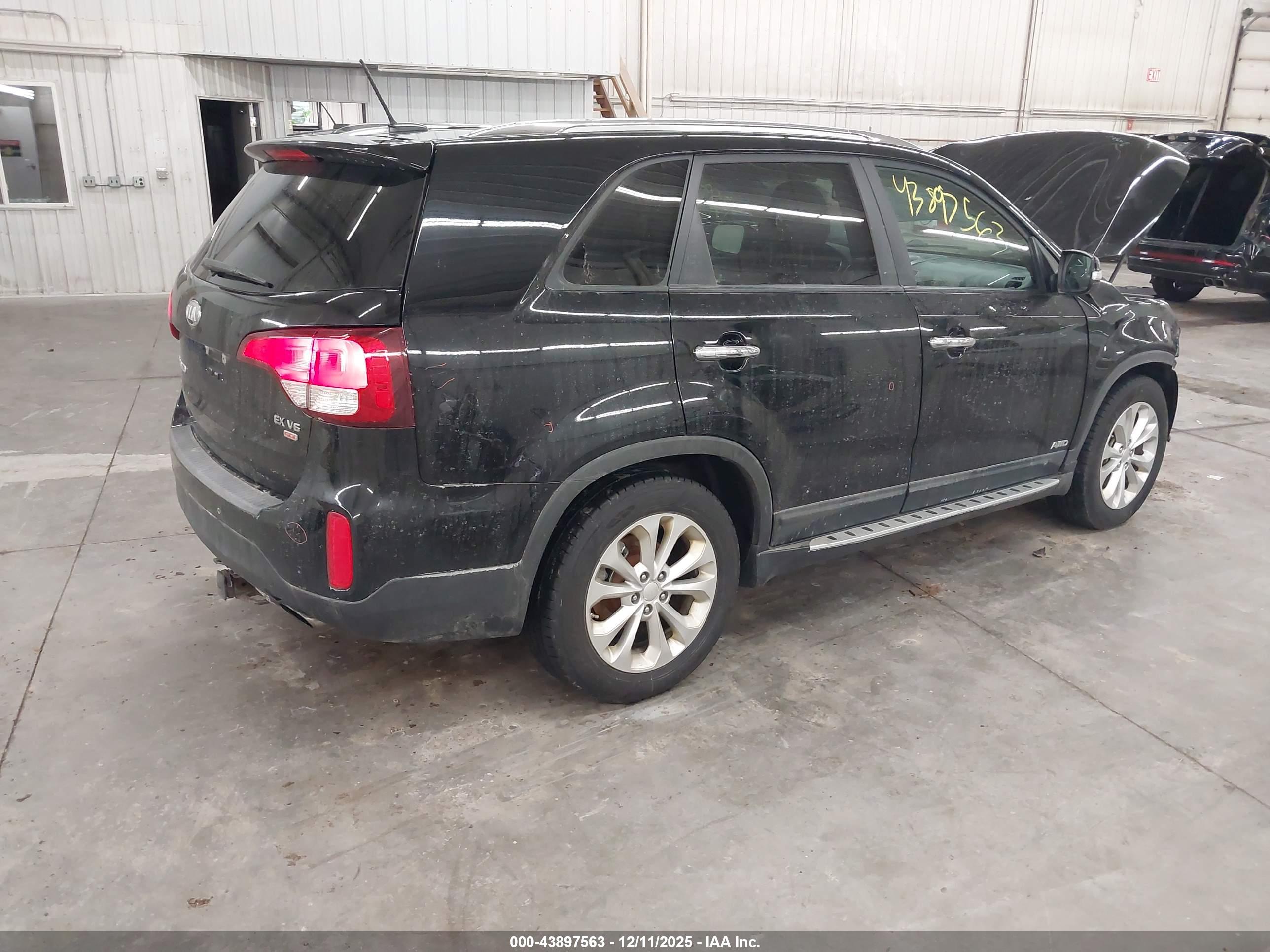 KIA SORENTO image 4
