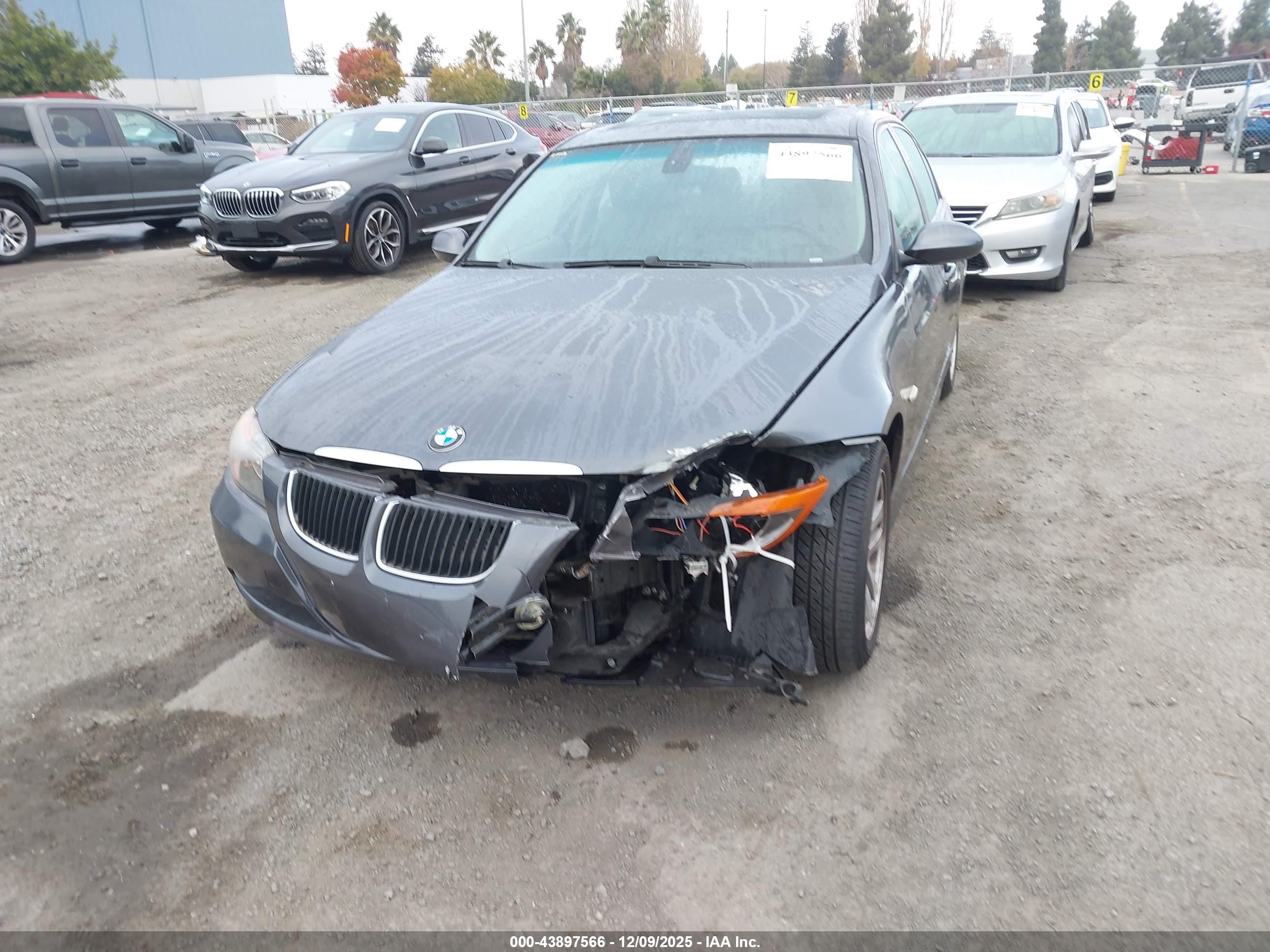 BMW 328I image 6