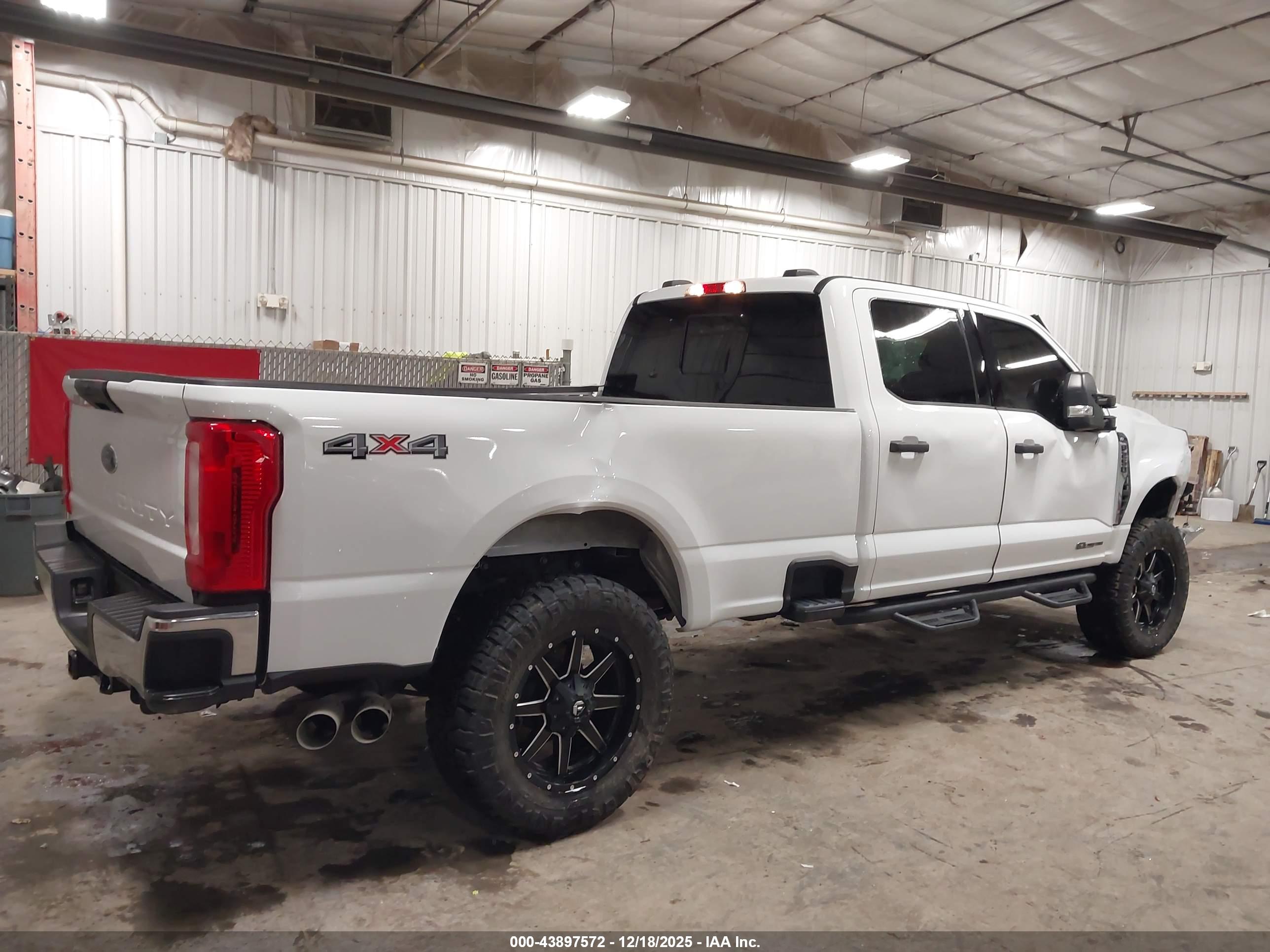 FORD F-250 image 4