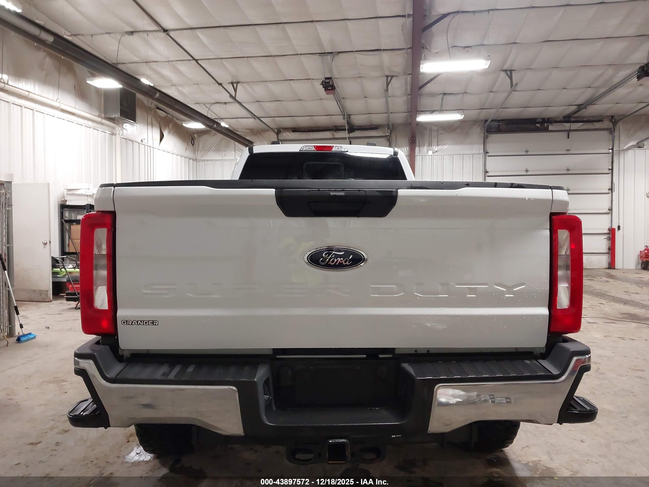 FORD F-250 image 8