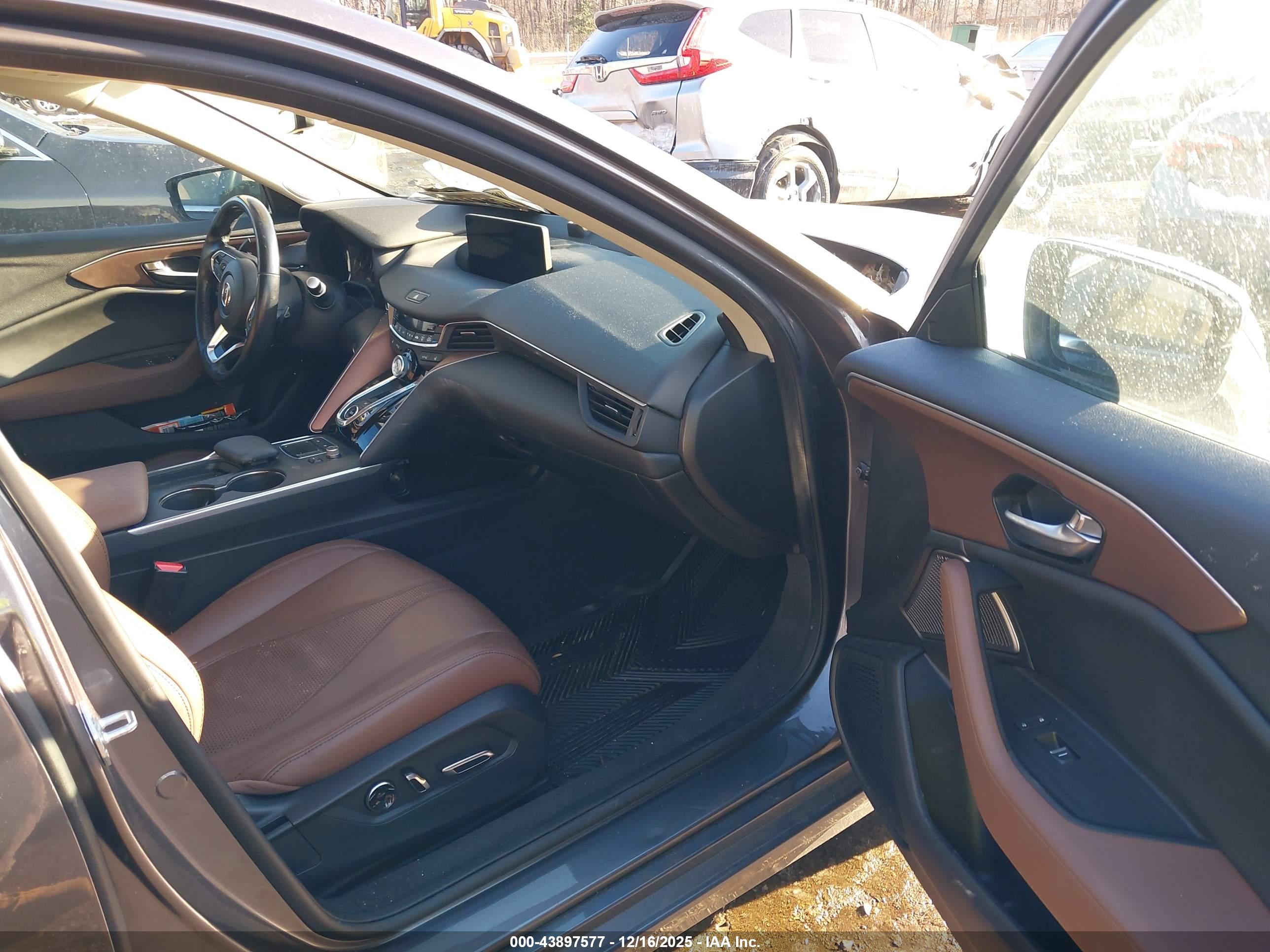 ACURA TLX image 5