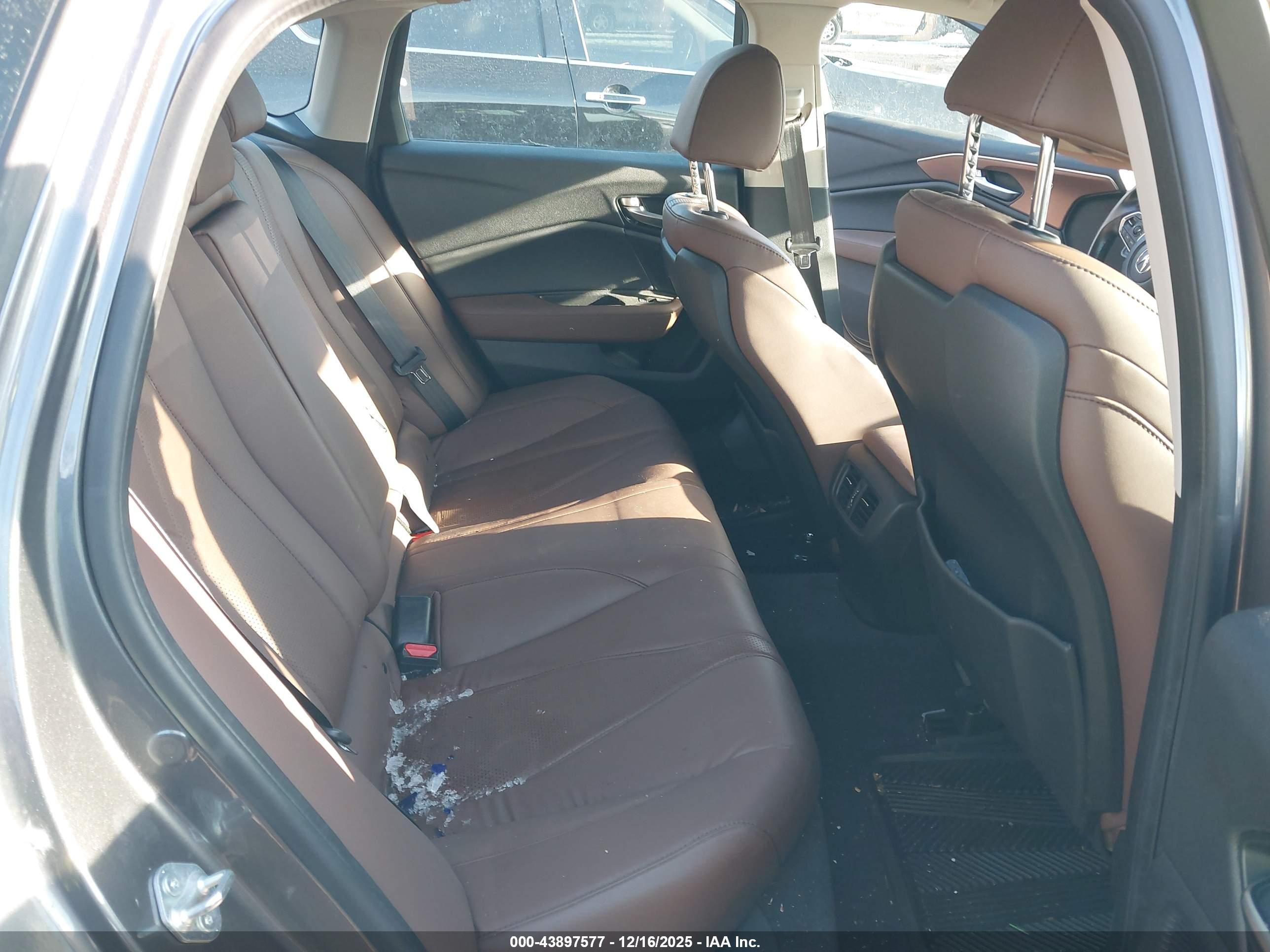 ACURA TLX image 8