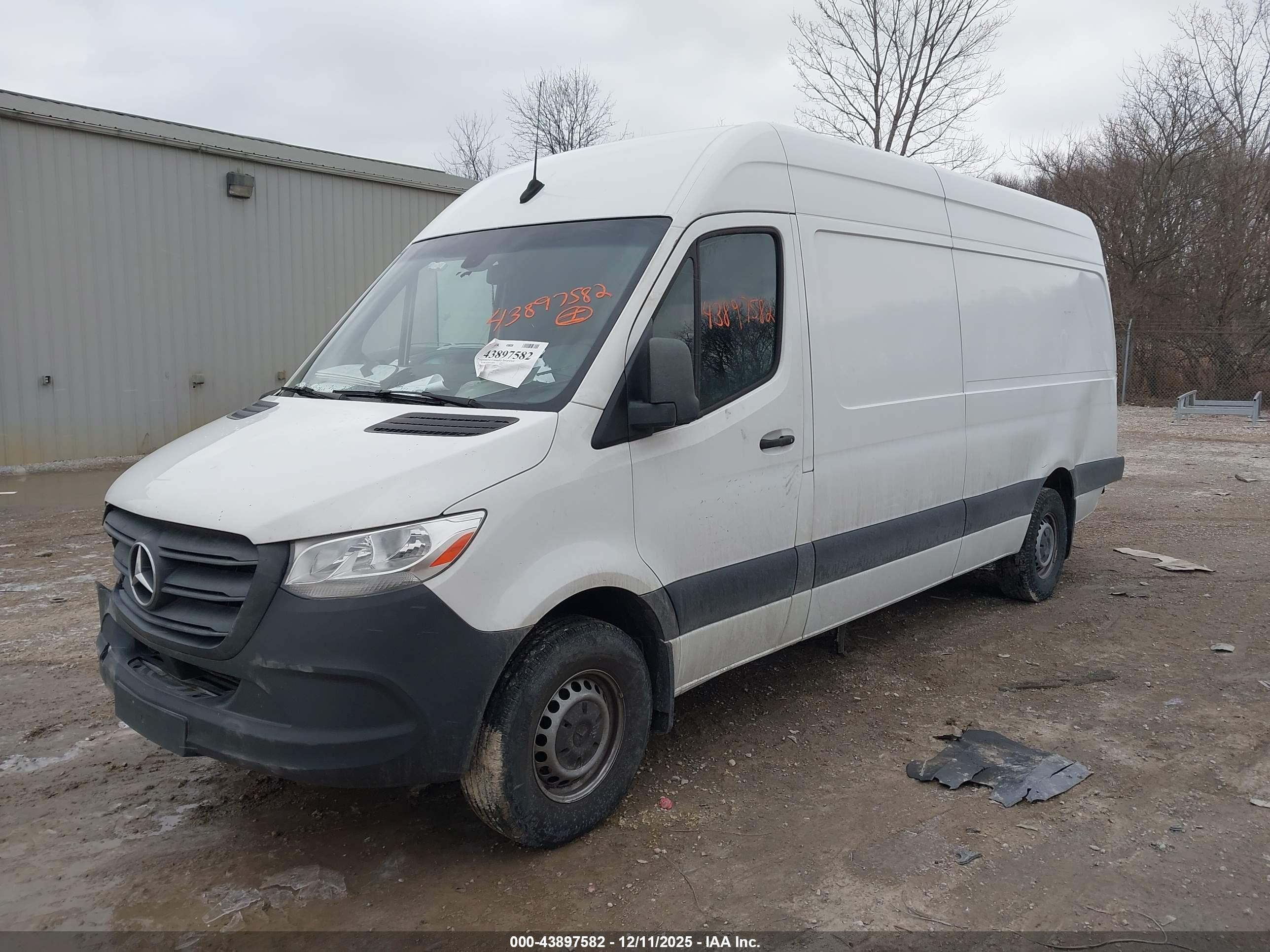 MERCEDES-BENZ SPRINTER image 2