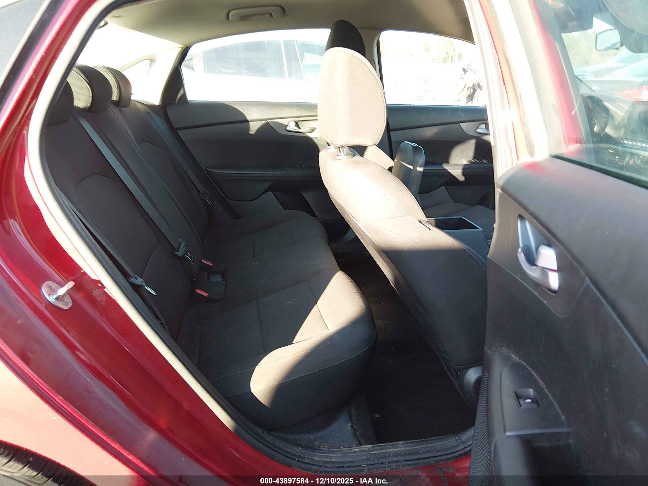 KIA FORTE image 8