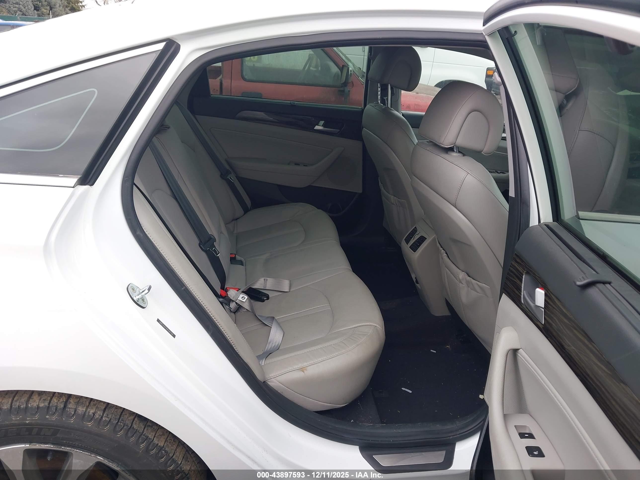 HYUNDAI SONATA image 8