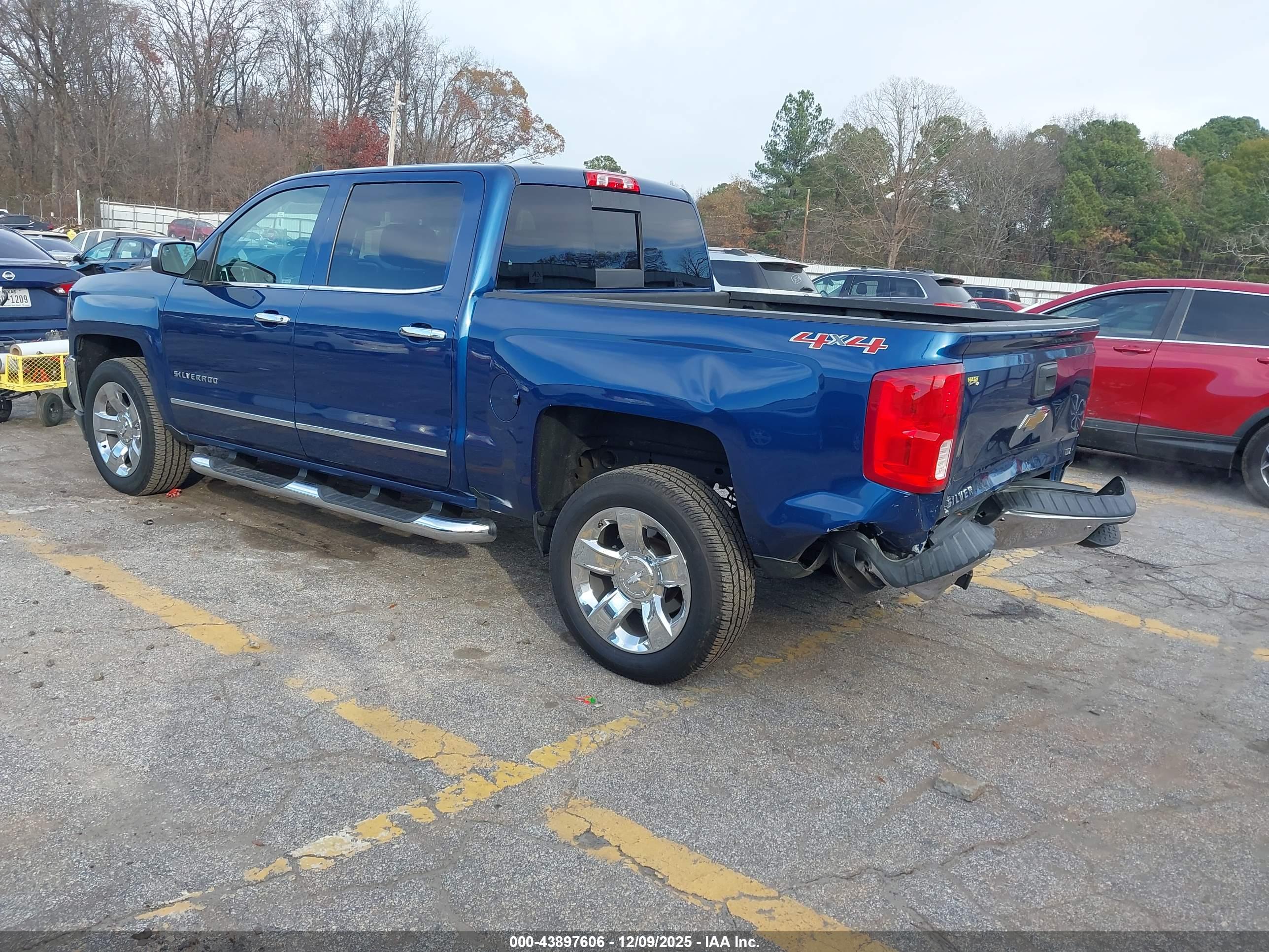 CHEVROLET SILVERADO image 3