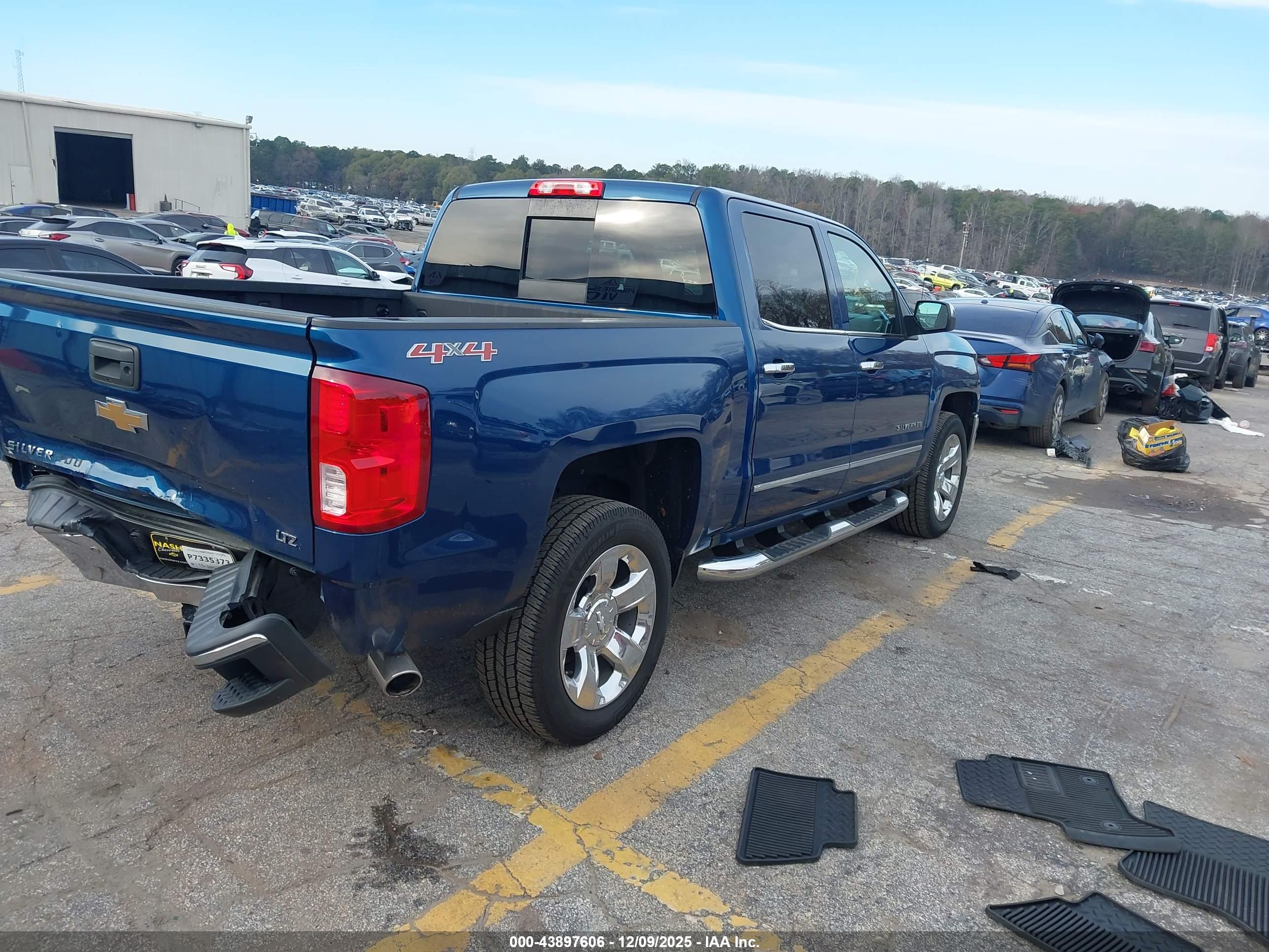 CHEVROLET SILVERADO image 4