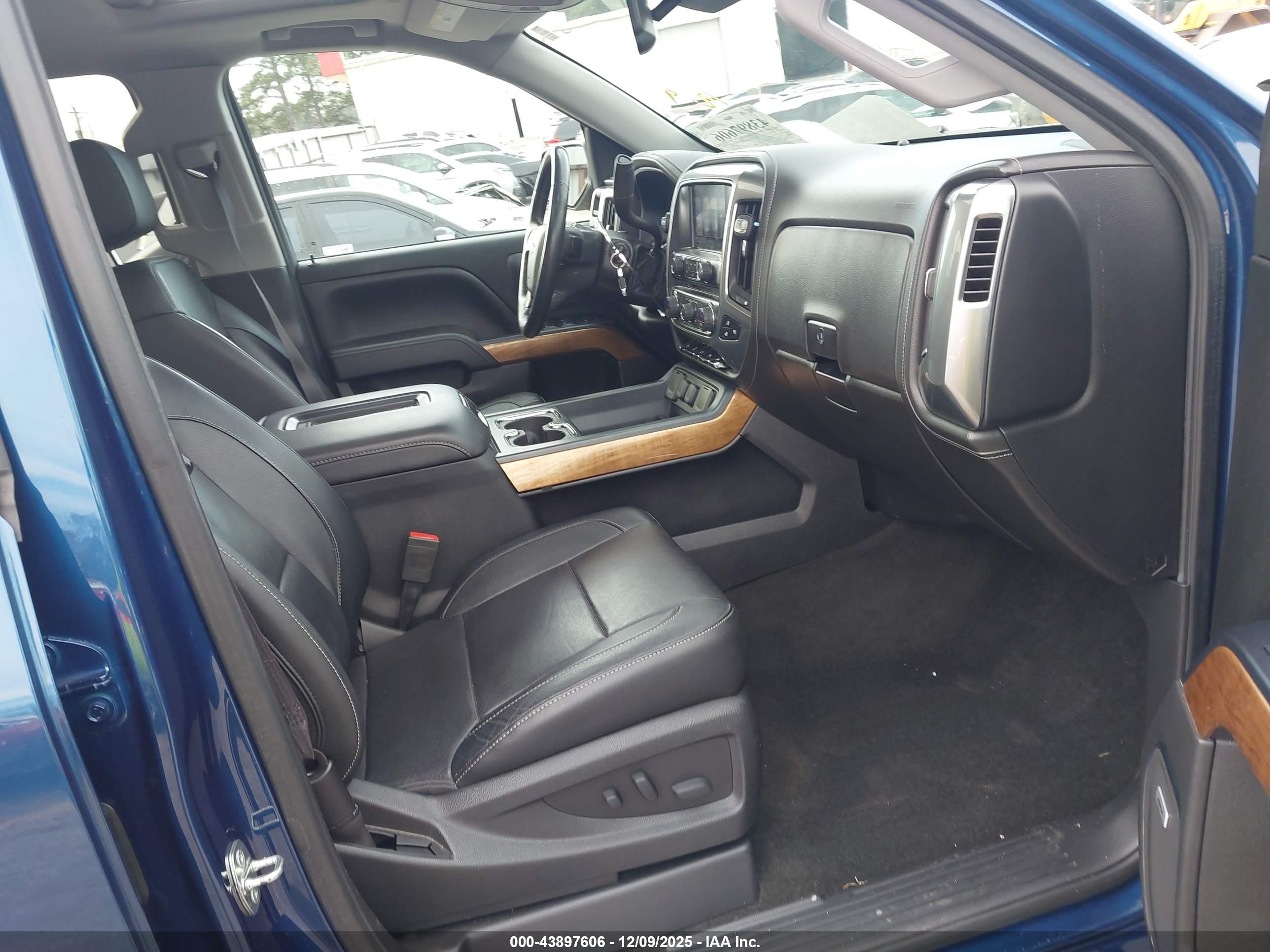 CHEVROLET SILVERADO image 5