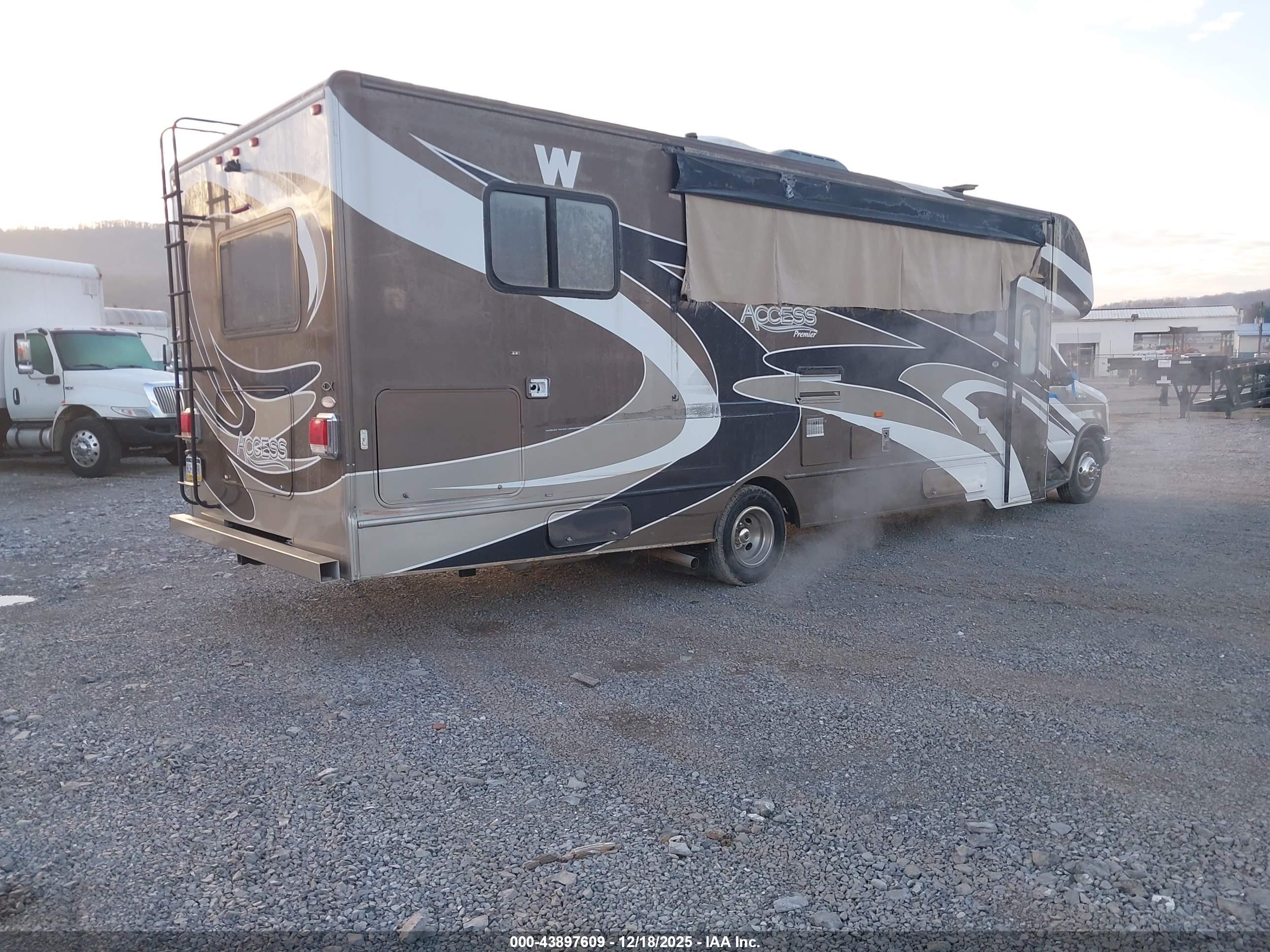 FORD E-450 image 4