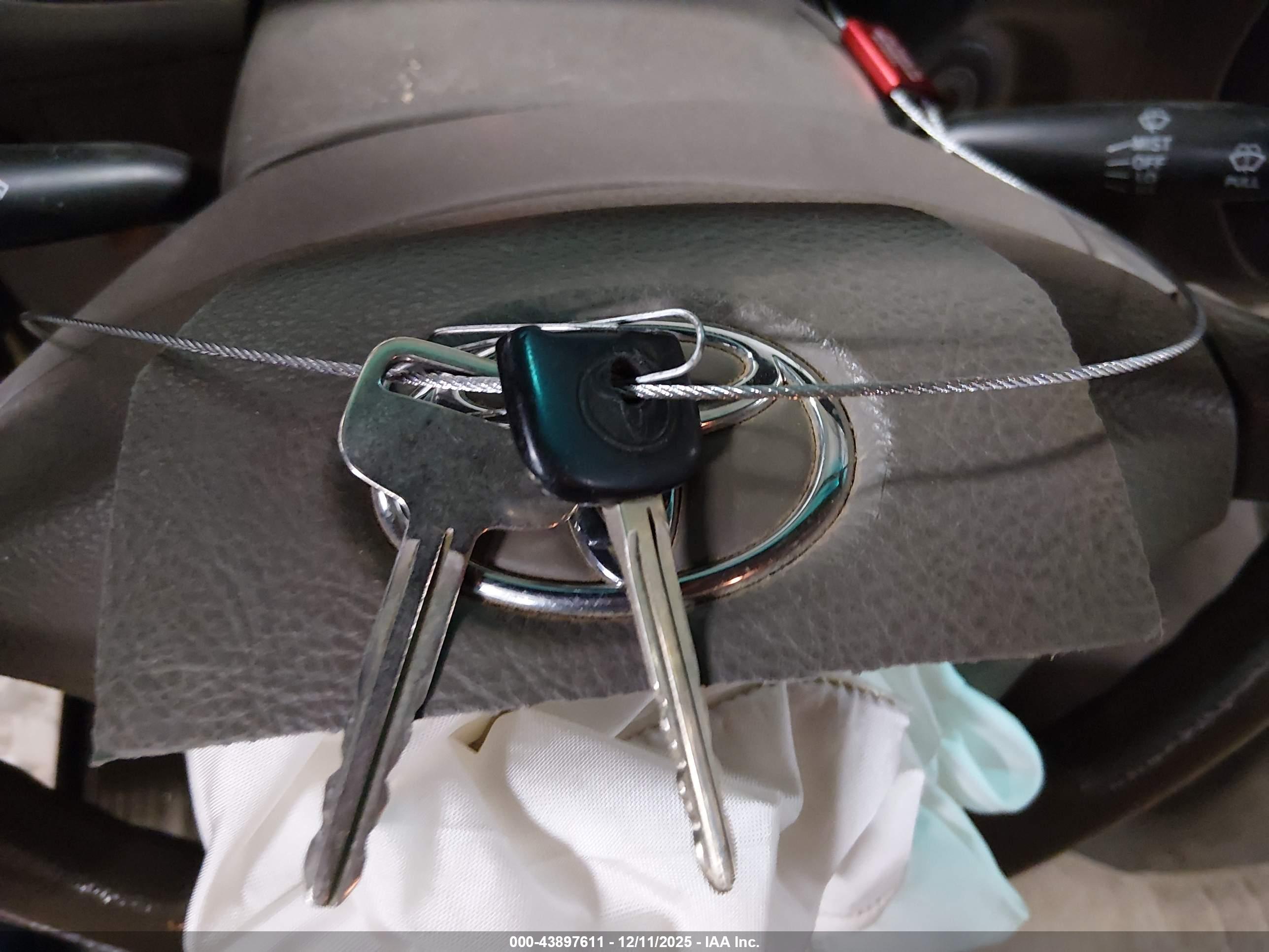 TOYOTA TUNDRA image 11