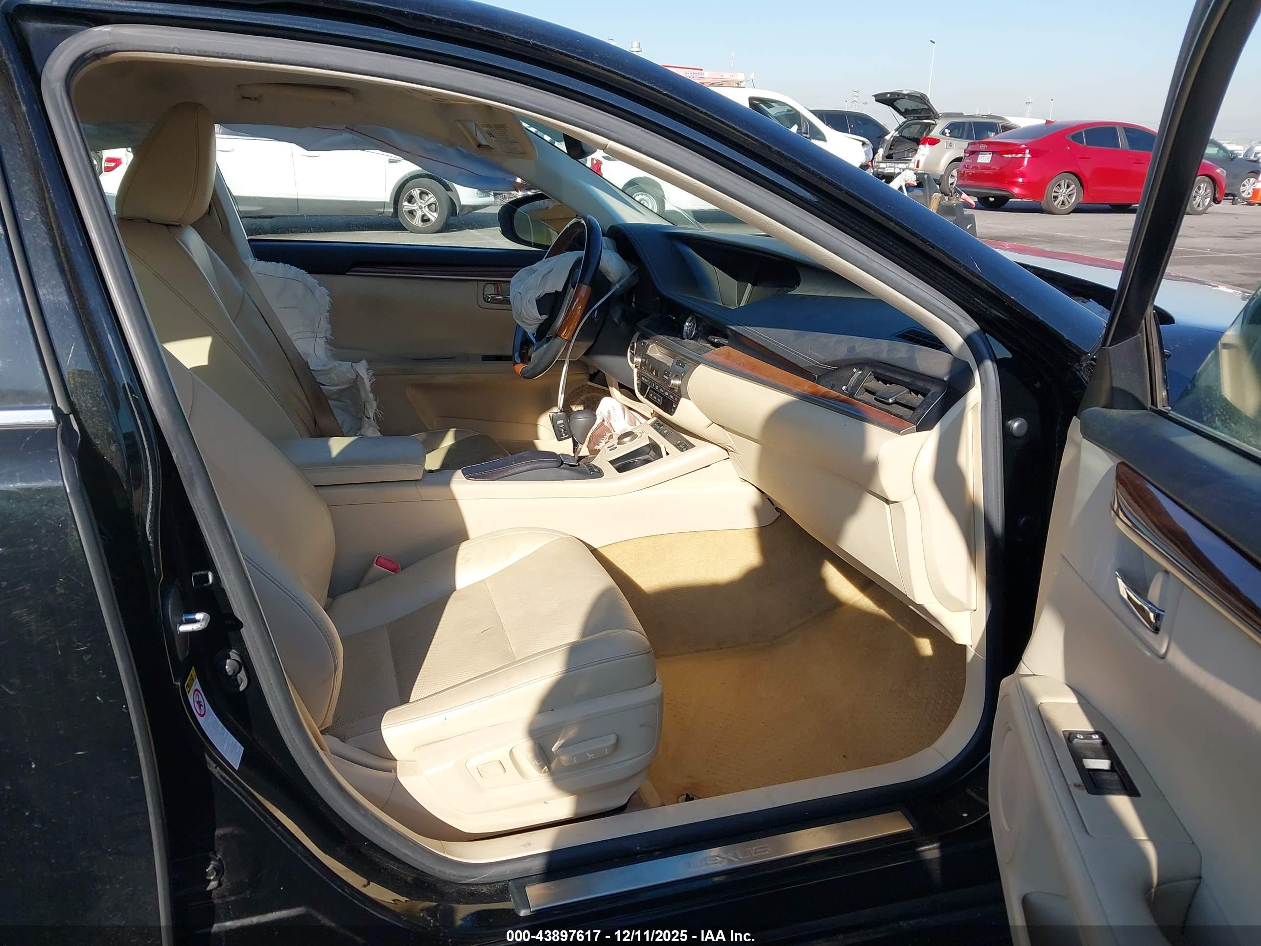LEXUS ES image 5