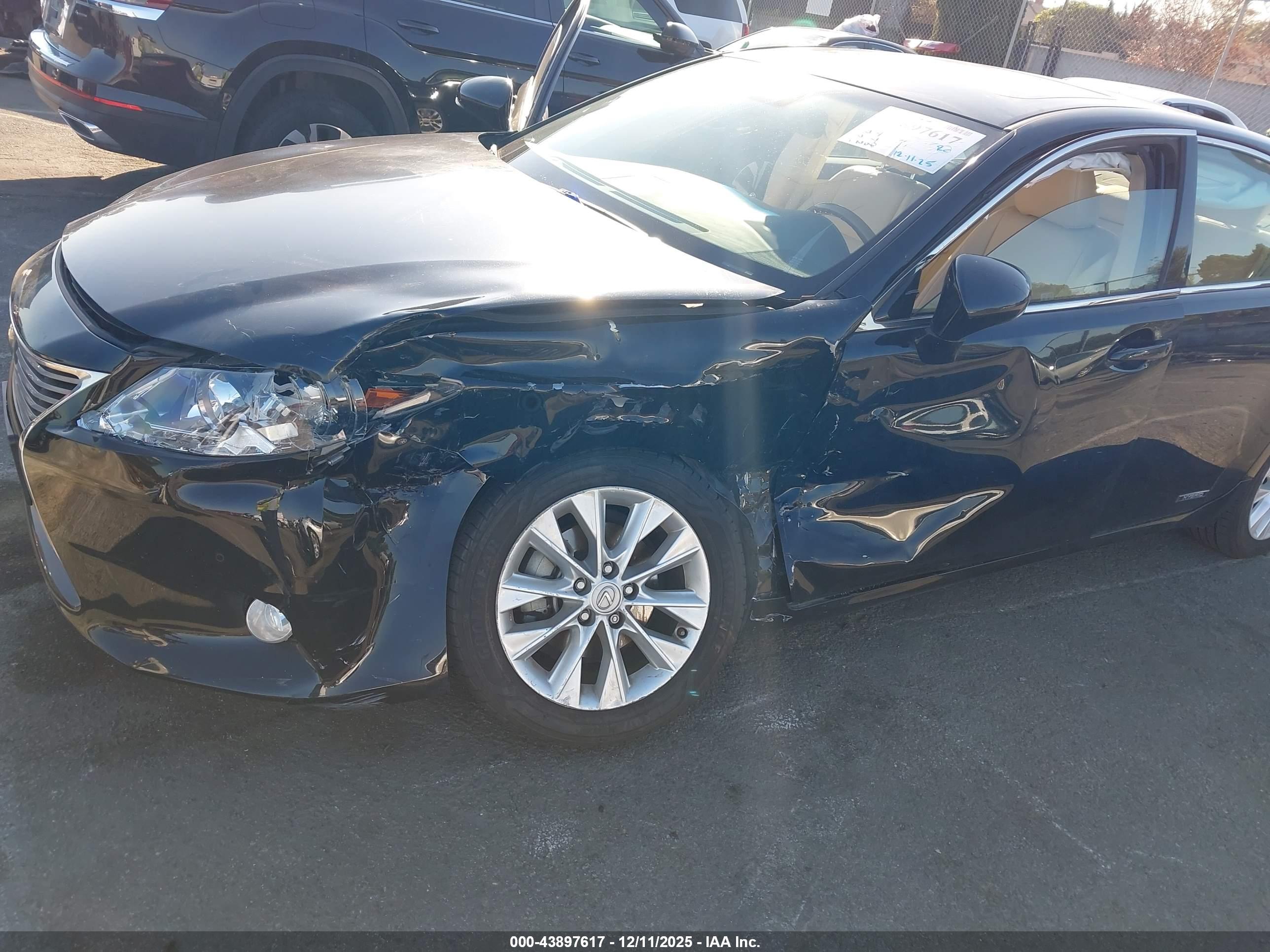 LEXUS ES image 6