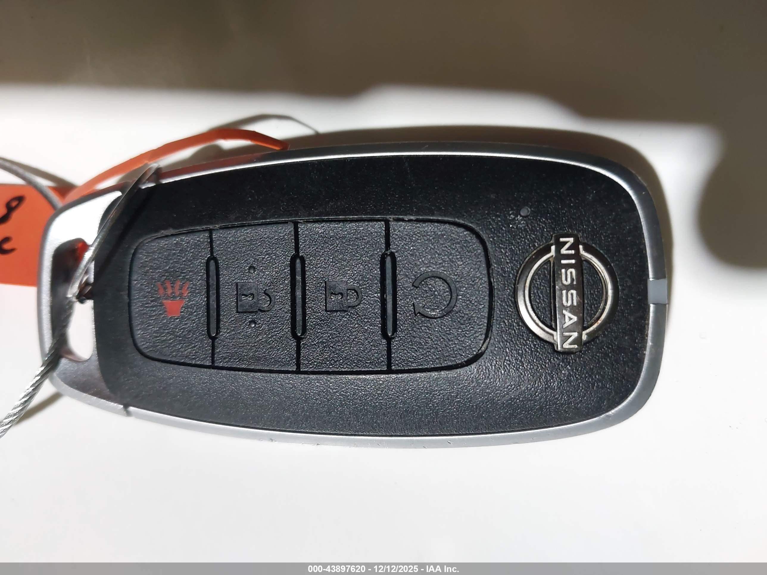NISSAN ROGUE image 11