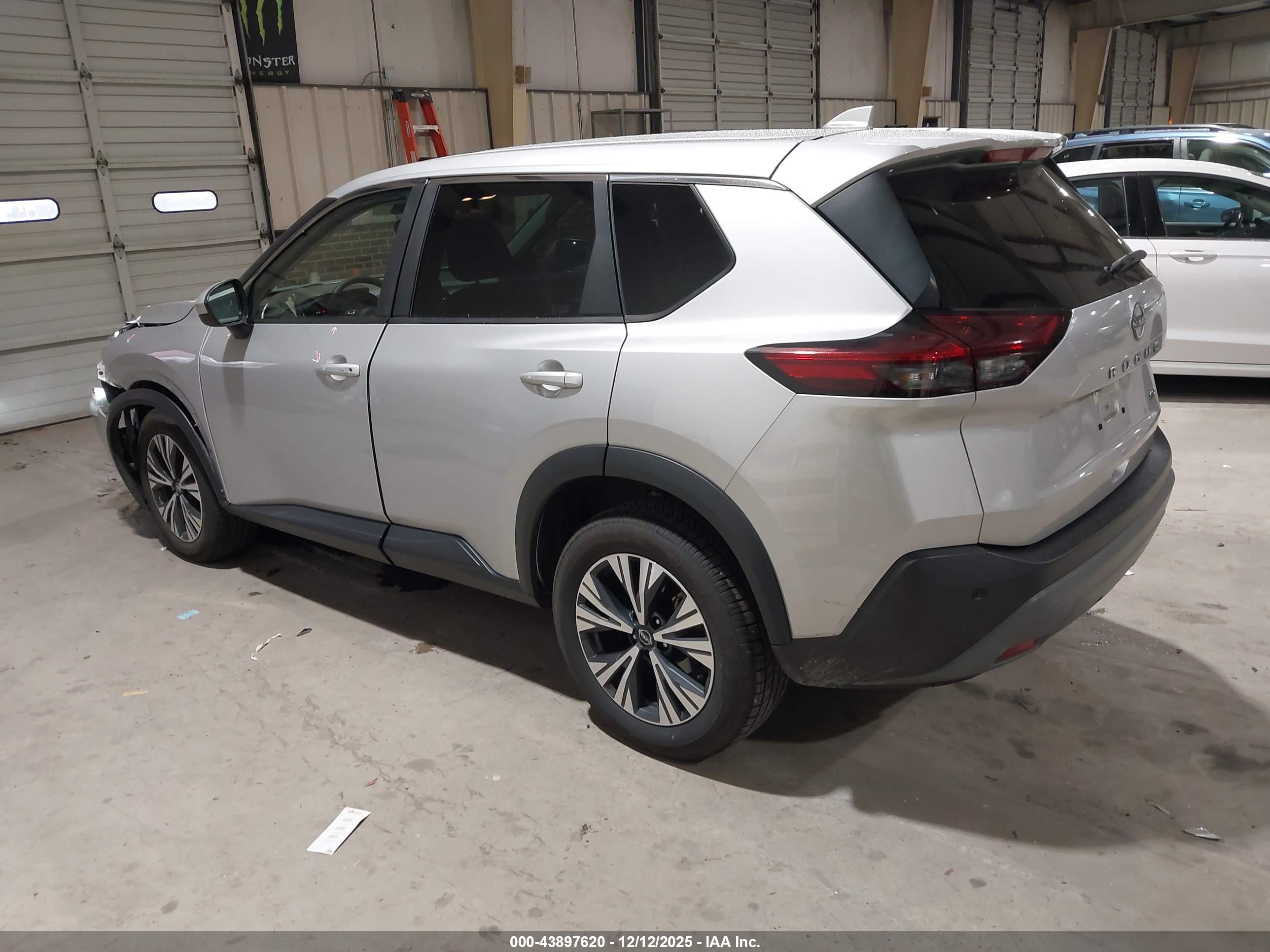 NISSAN ROGUE image 3
